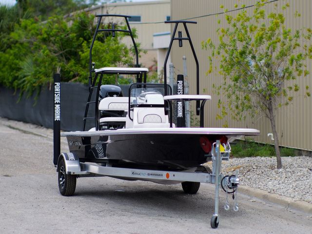2026 Spyder FX17 Flicker