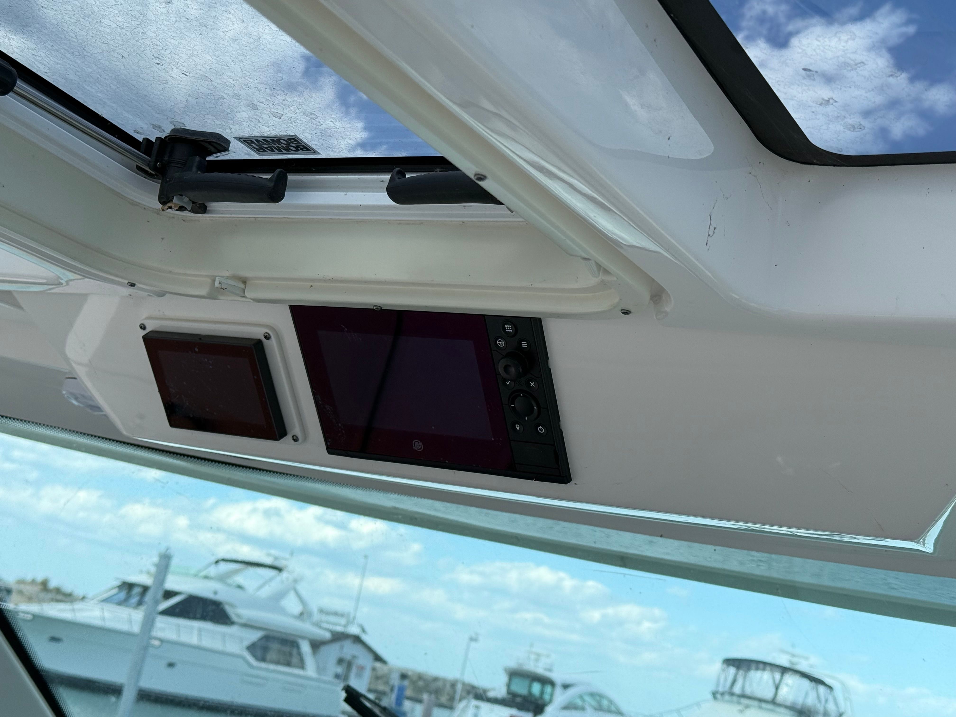 2024 Tiara Yachts 38 LS - 23