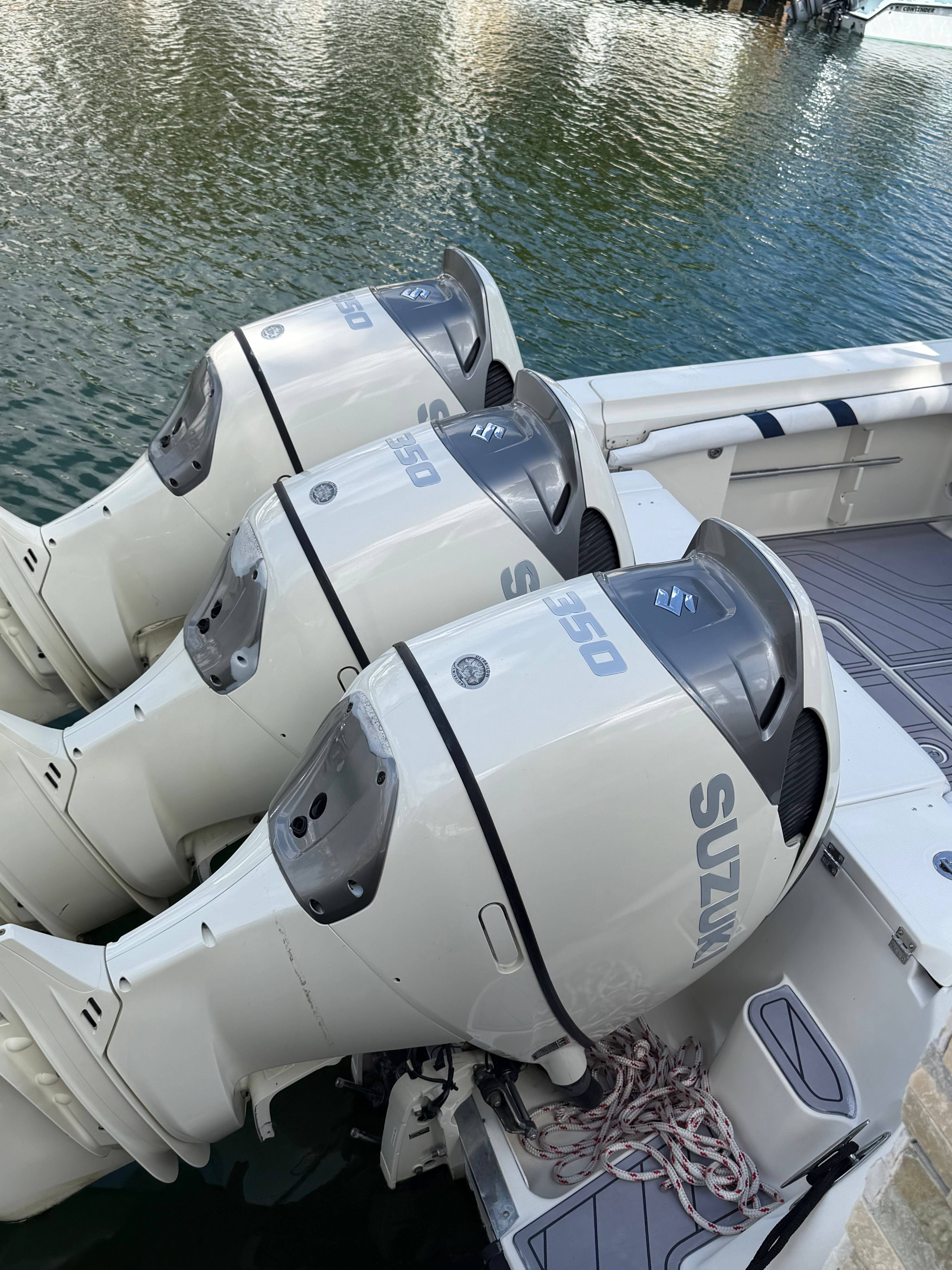 2005 Hydra-Sports Vector 3300 VX - 9