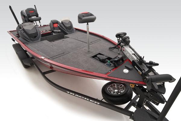 2025 Tracker Savage 215