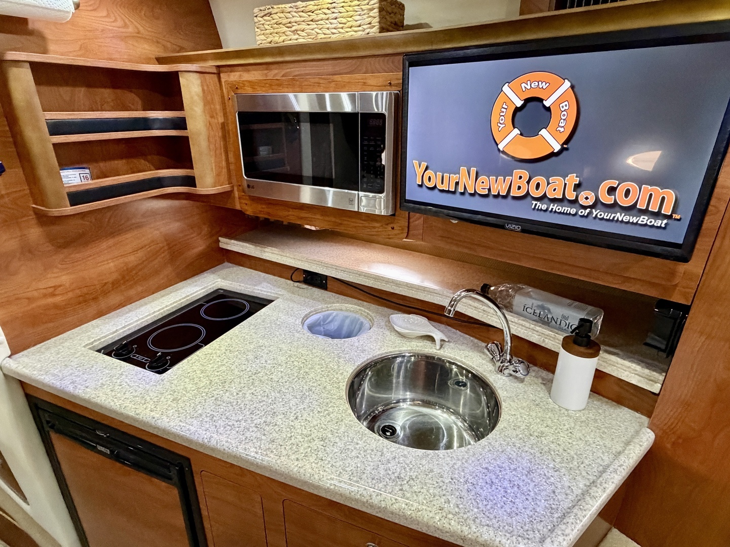 2007 Rinker 350 Express Cruiser - Image 43