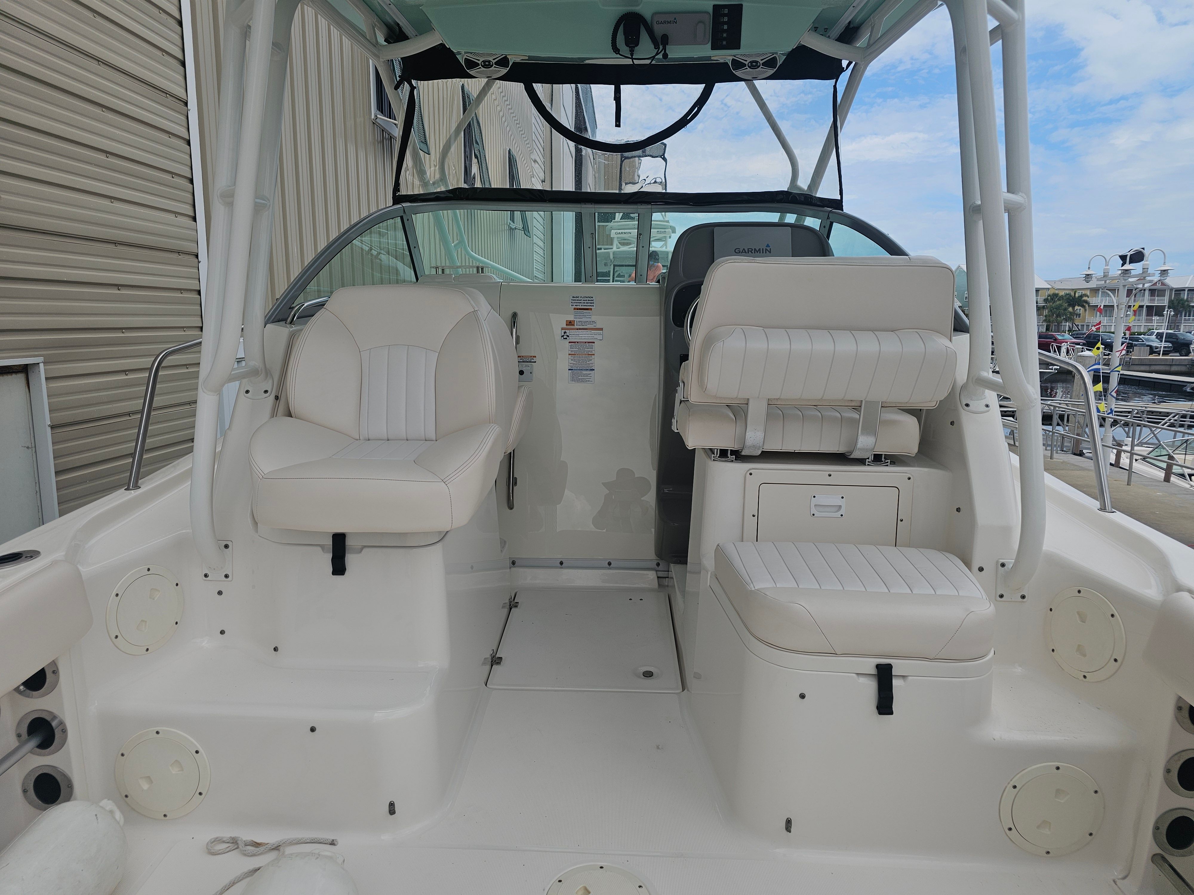 2017 Robalo R265 Walkaround - 53