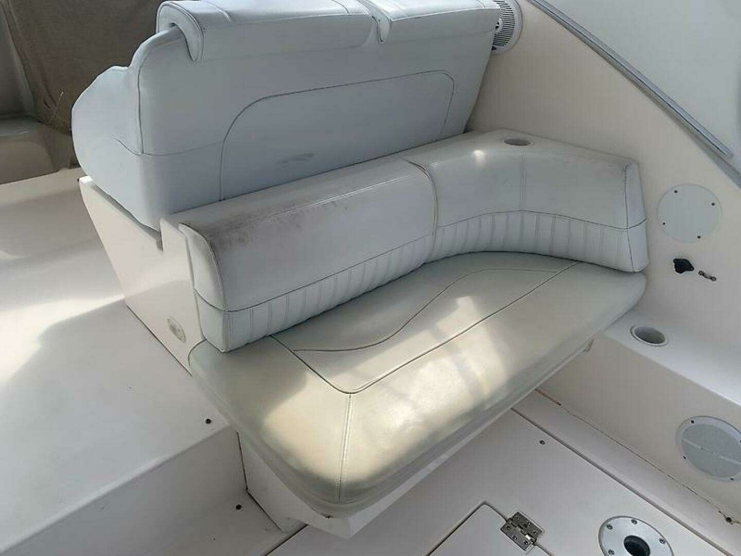 2003 Cruisers Yachts 3372 Express - Image 14