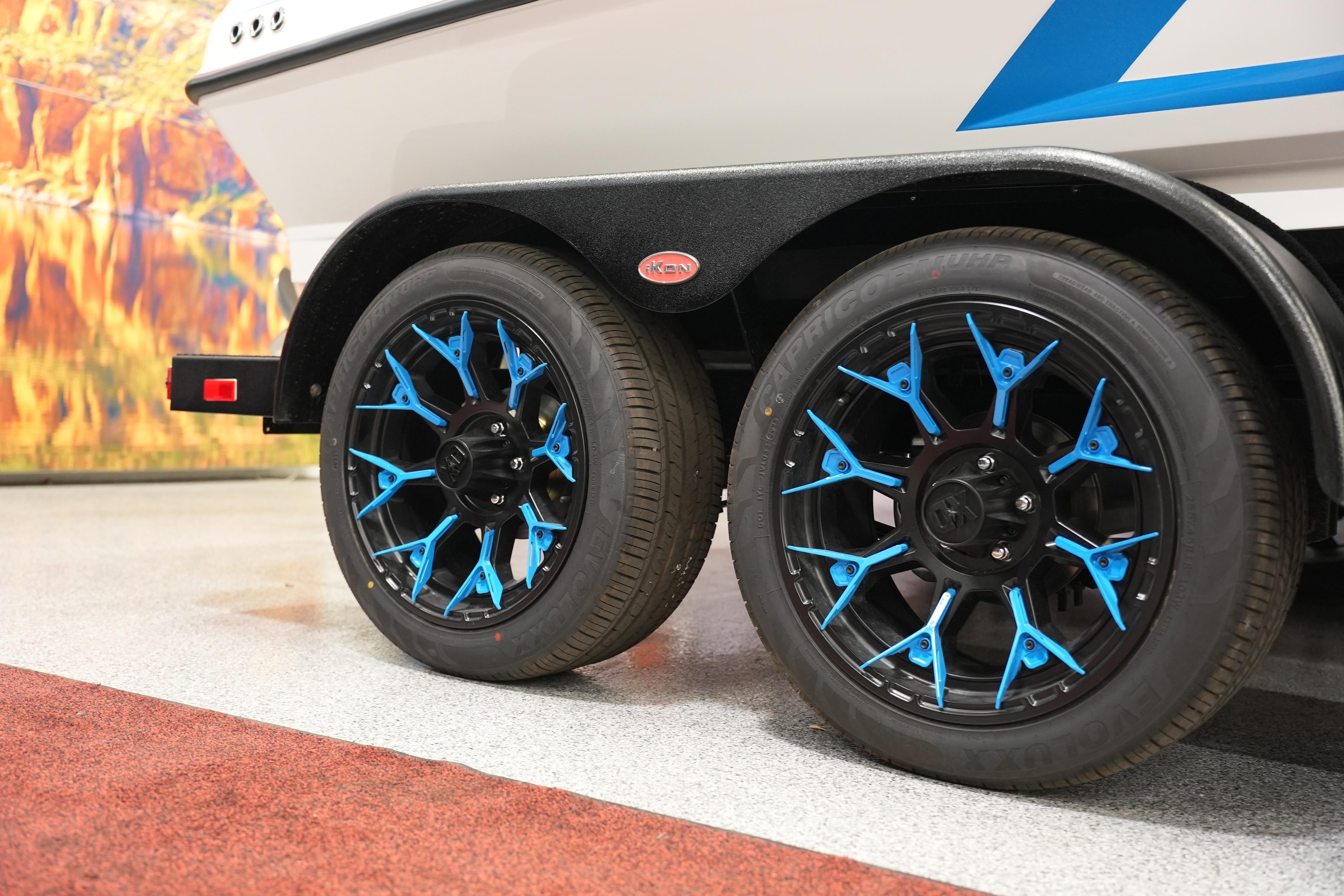 Trailer with stylish blue and black wheels, iKon VLE21, 2026 model.