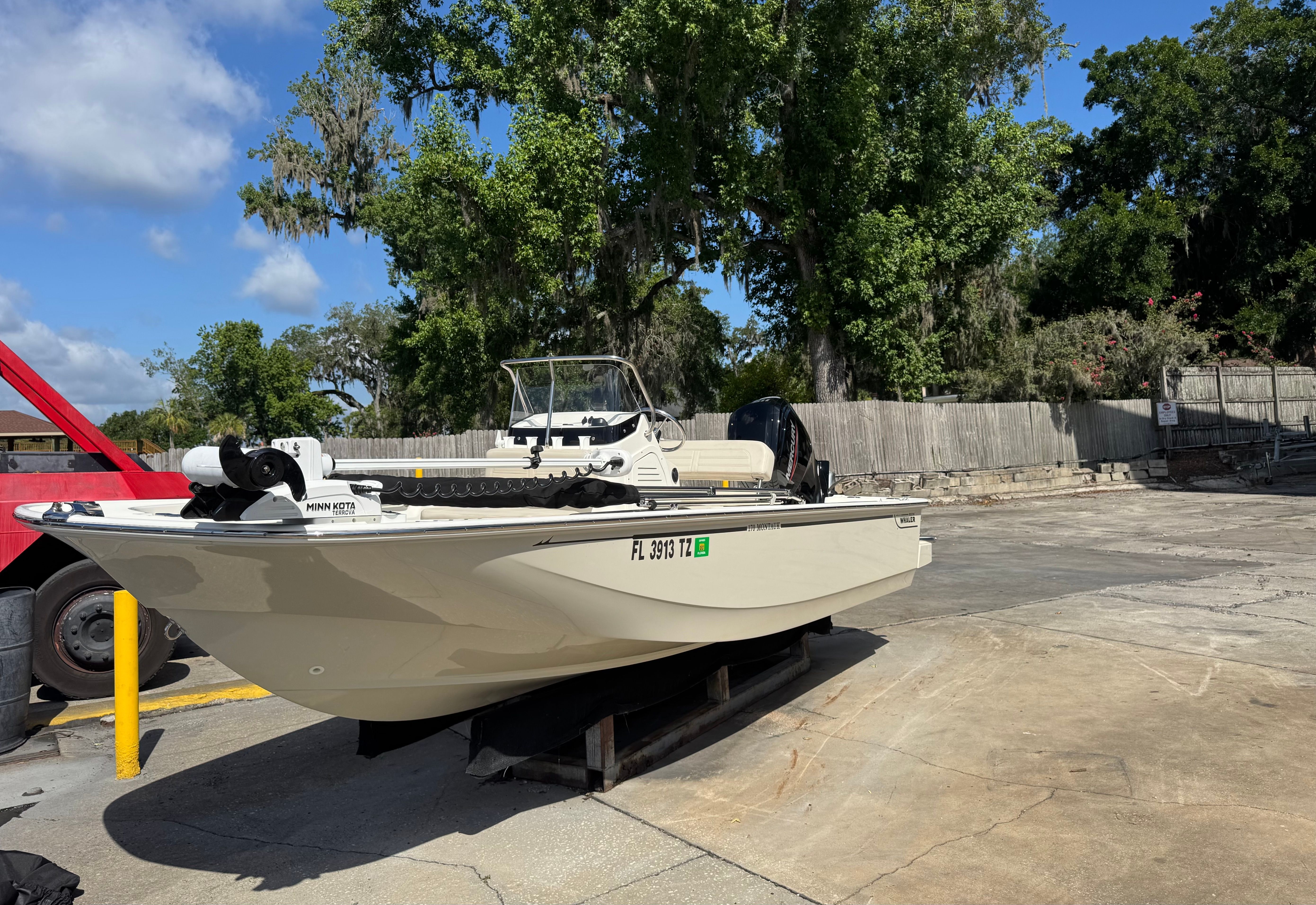 2023 Boston Whaler 170 Montauk - 3