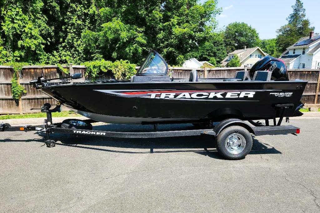 2026 Tracker Pro Guide V-175 Combo