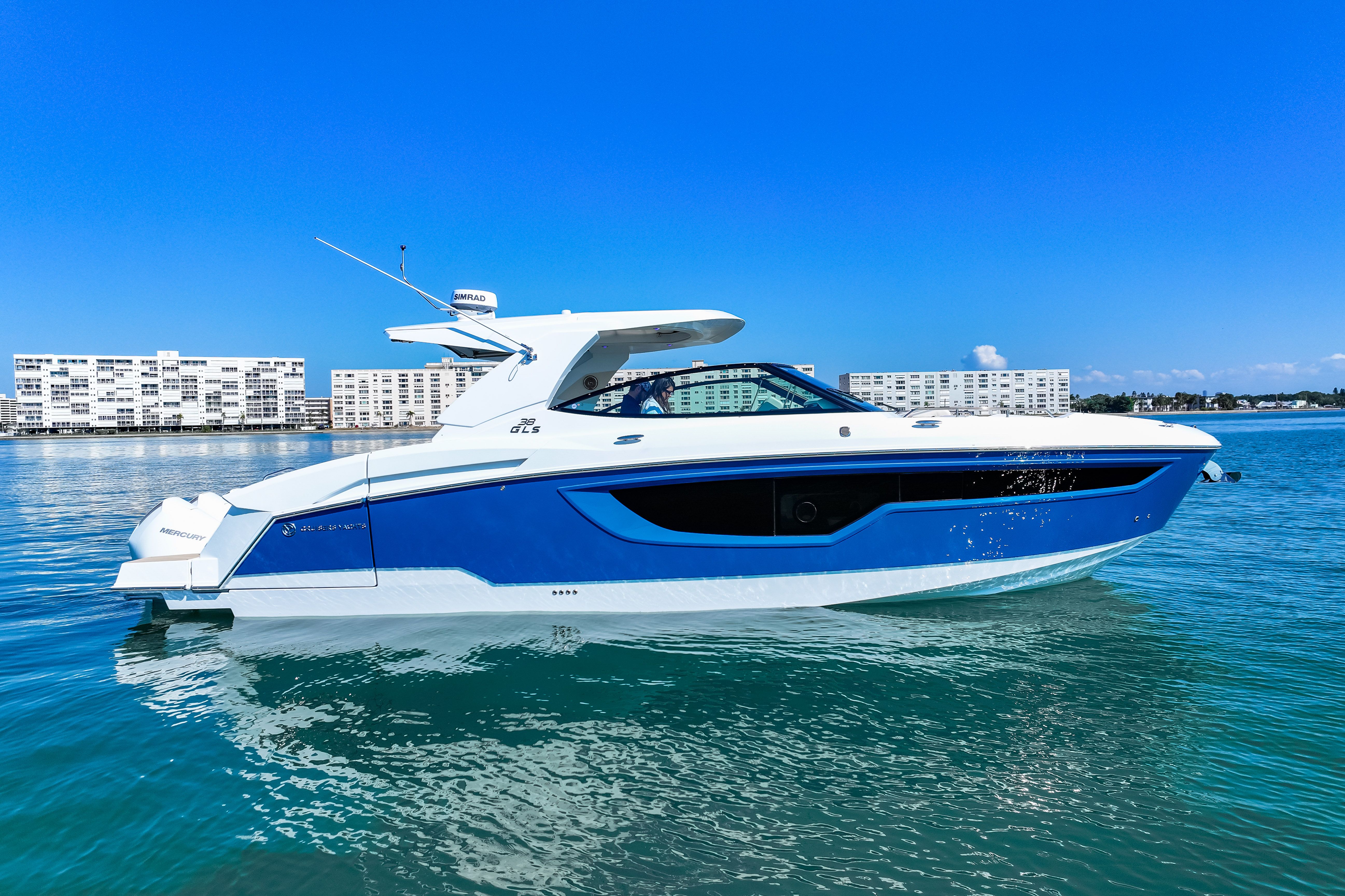 2026 Cruisers Yachts 38 GLS OB - 22