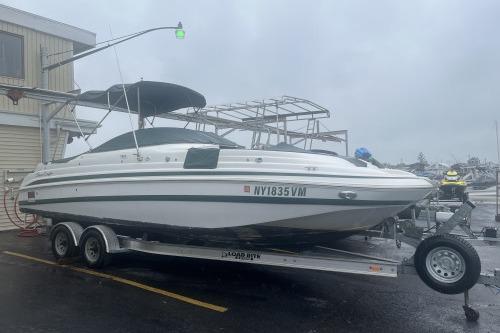 1999 Chris-Craft 262 Sport Deck