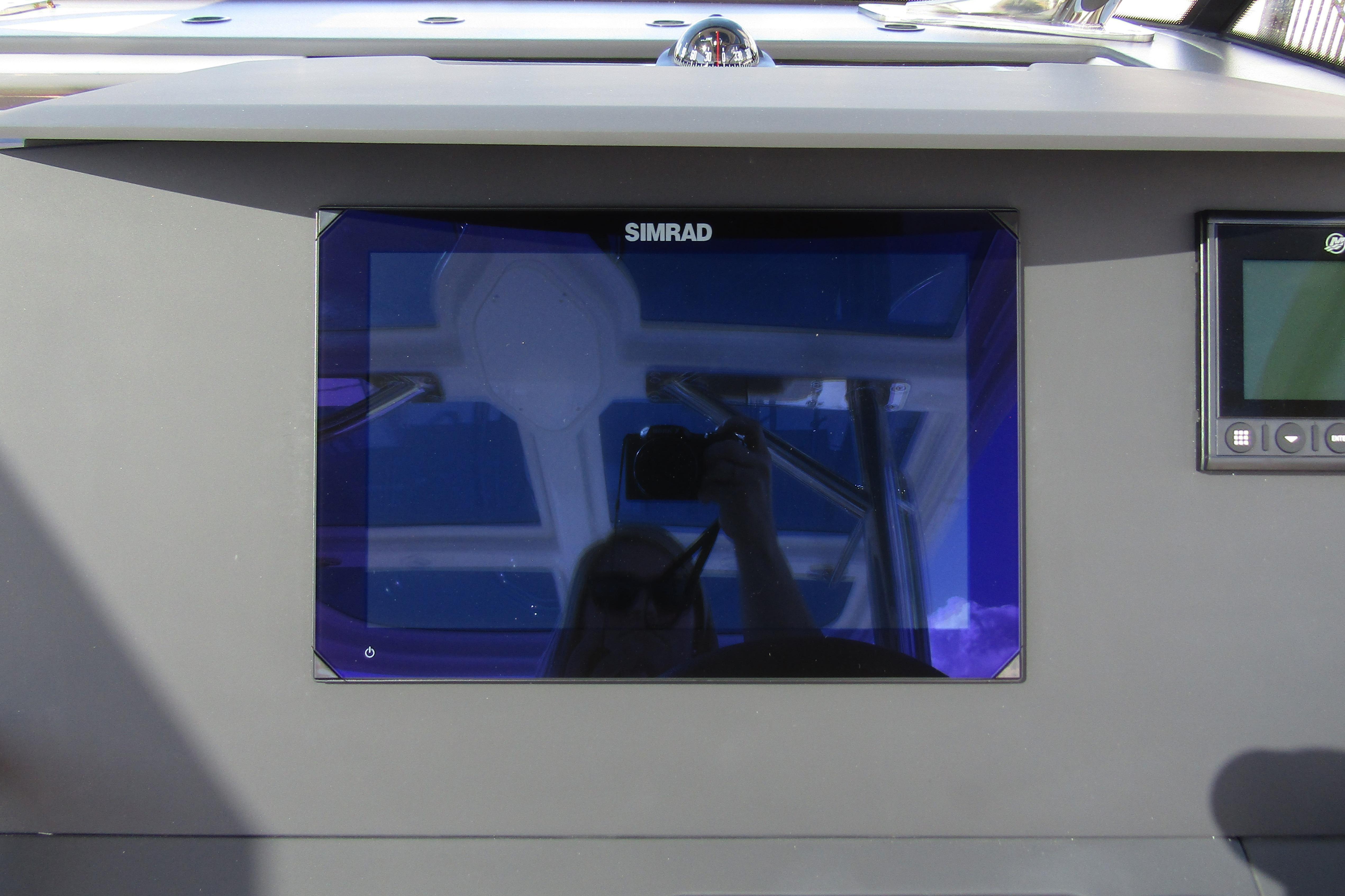 Simrad display on Nimbus Tender 9, model year 2026.