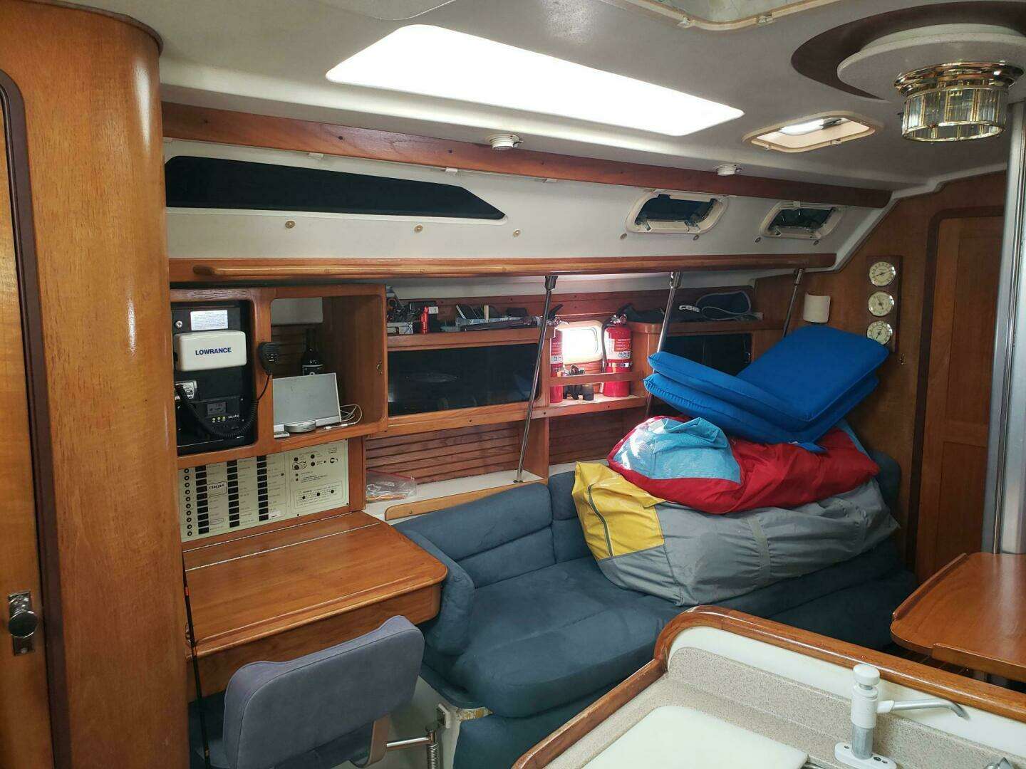 1996 Catalina 400 - Image 11