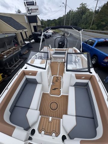 2026 Starcraft SVX 210 DC OB w/200hp and Trailer - 13