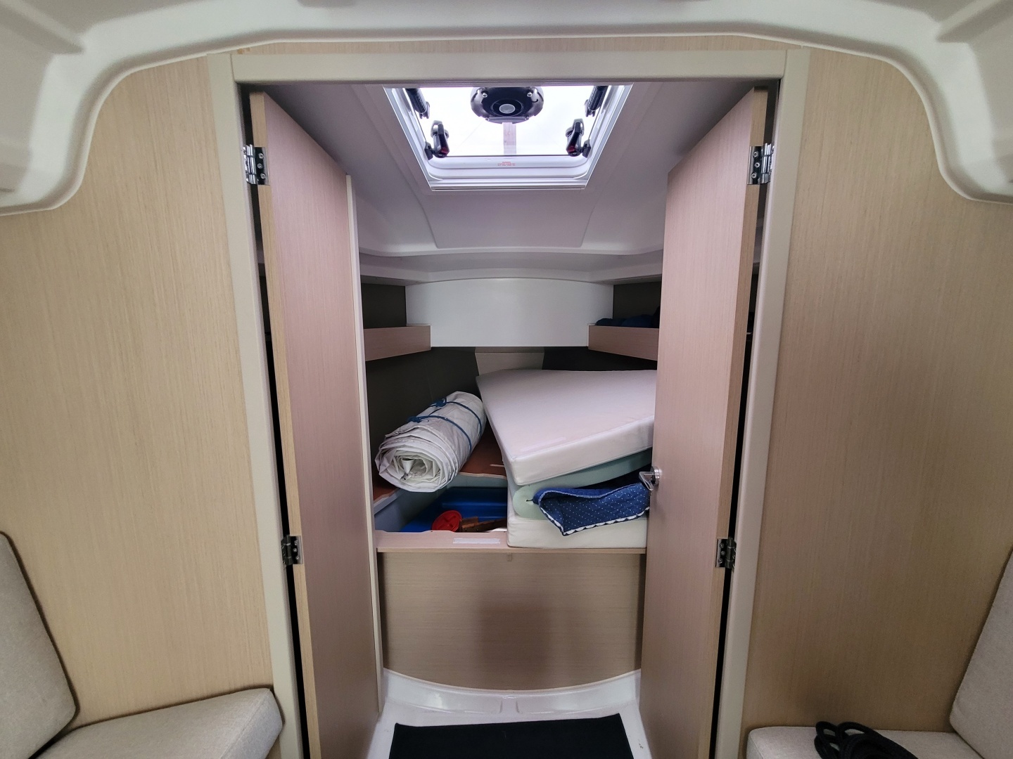 2020 Beneteau 30.1 - Image 33
