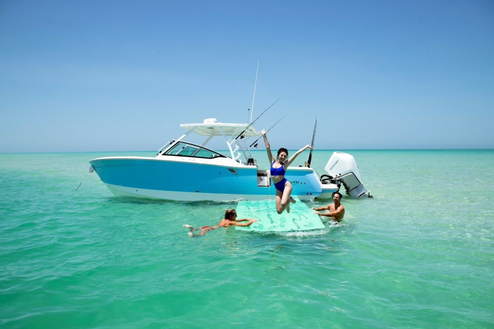 2027 Blackfin 302 DC - Image 4