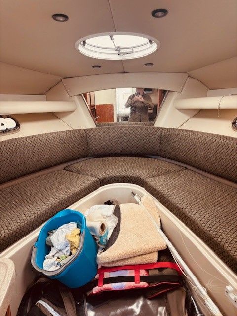 Interior of a 2006 Four Winns 288 Vista yacht with seating area.