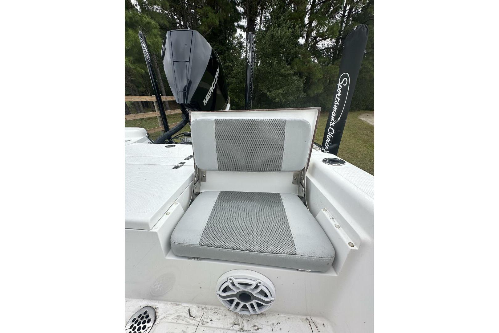 2022 BlackJack 256 Bay boat seat with Mercury engine and Sportsman power pole.