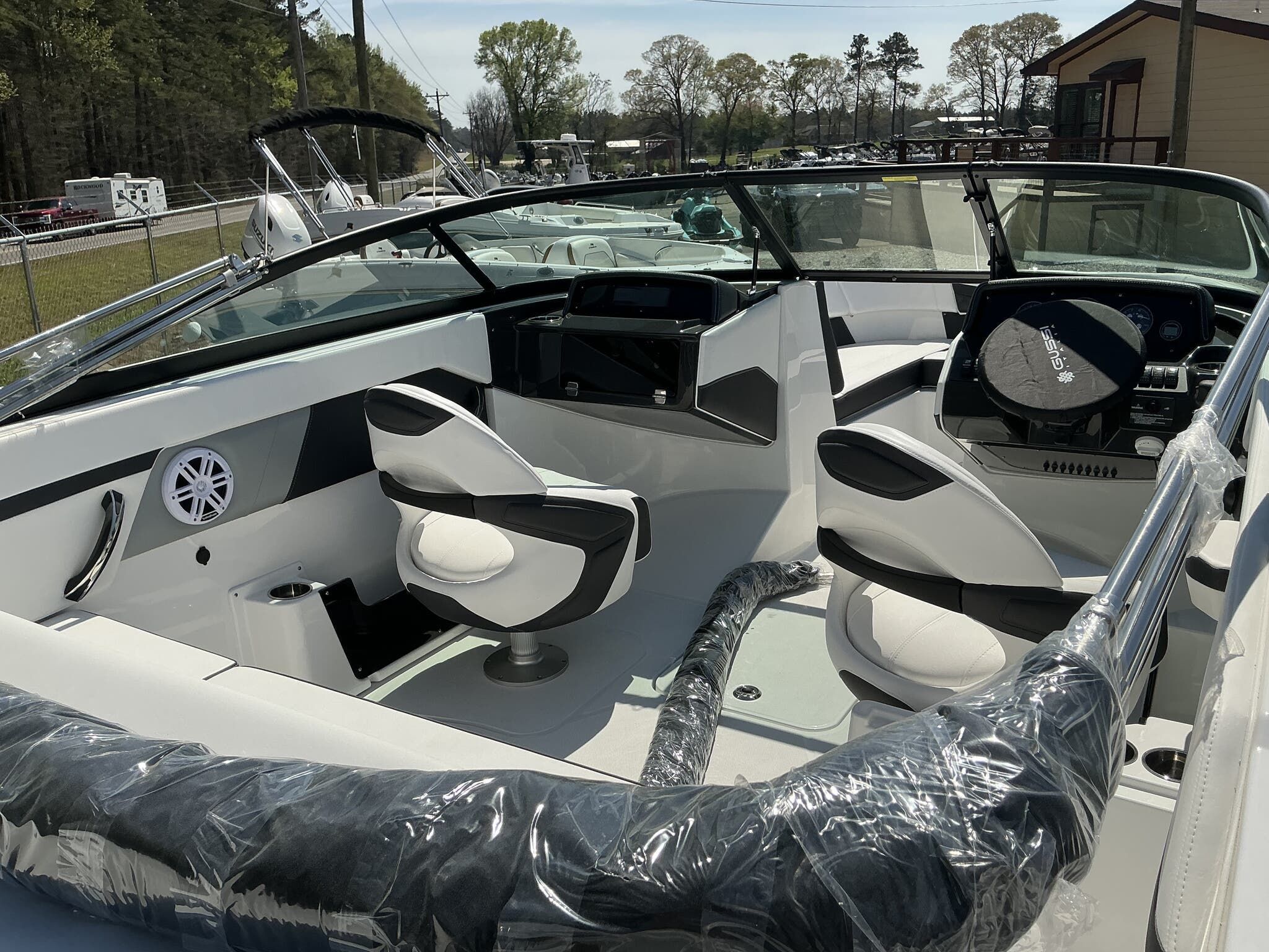 2025 Monterey M-22 - 6