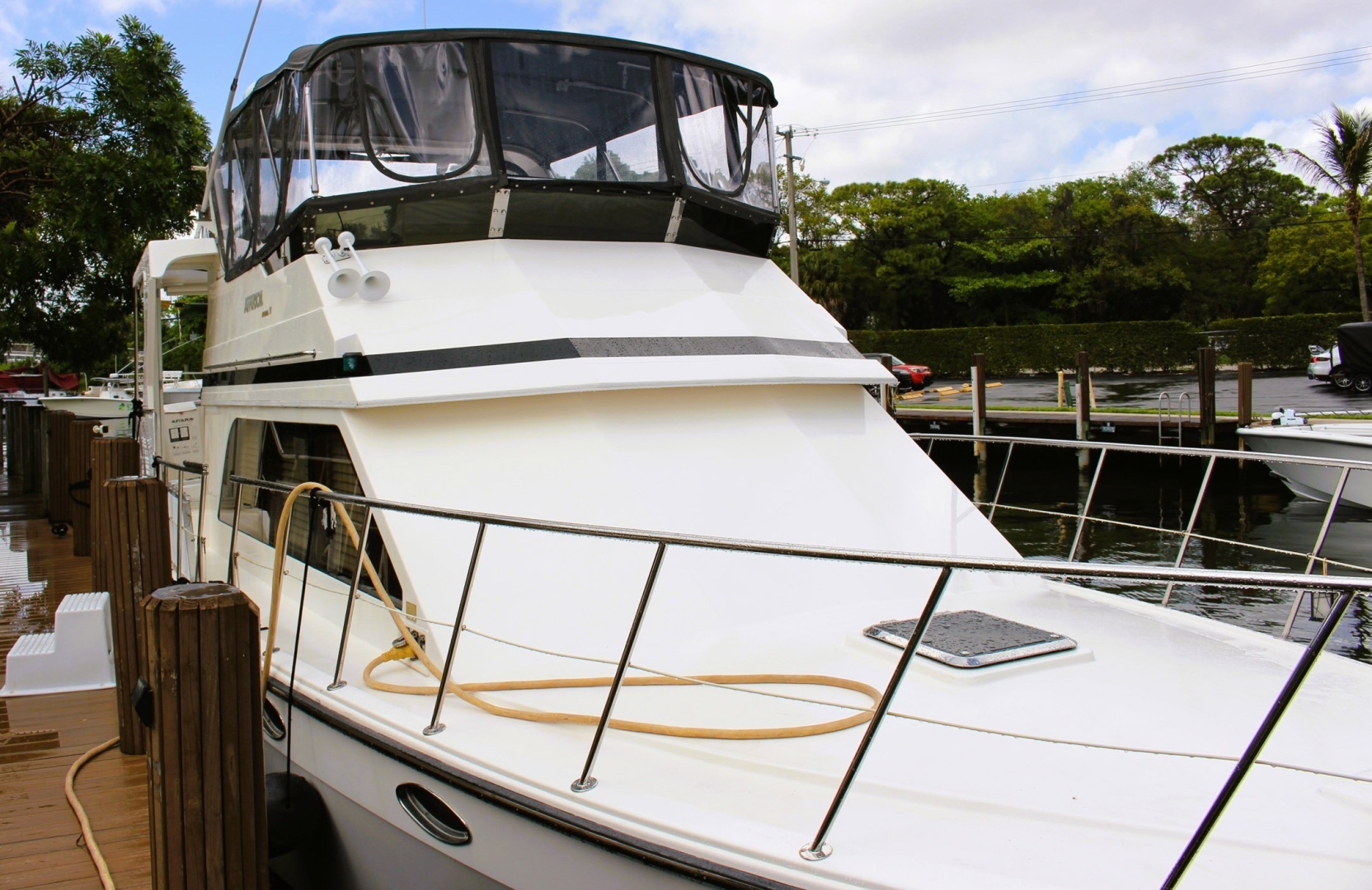 2007 Jefferson Motor Yacht - Image 2
