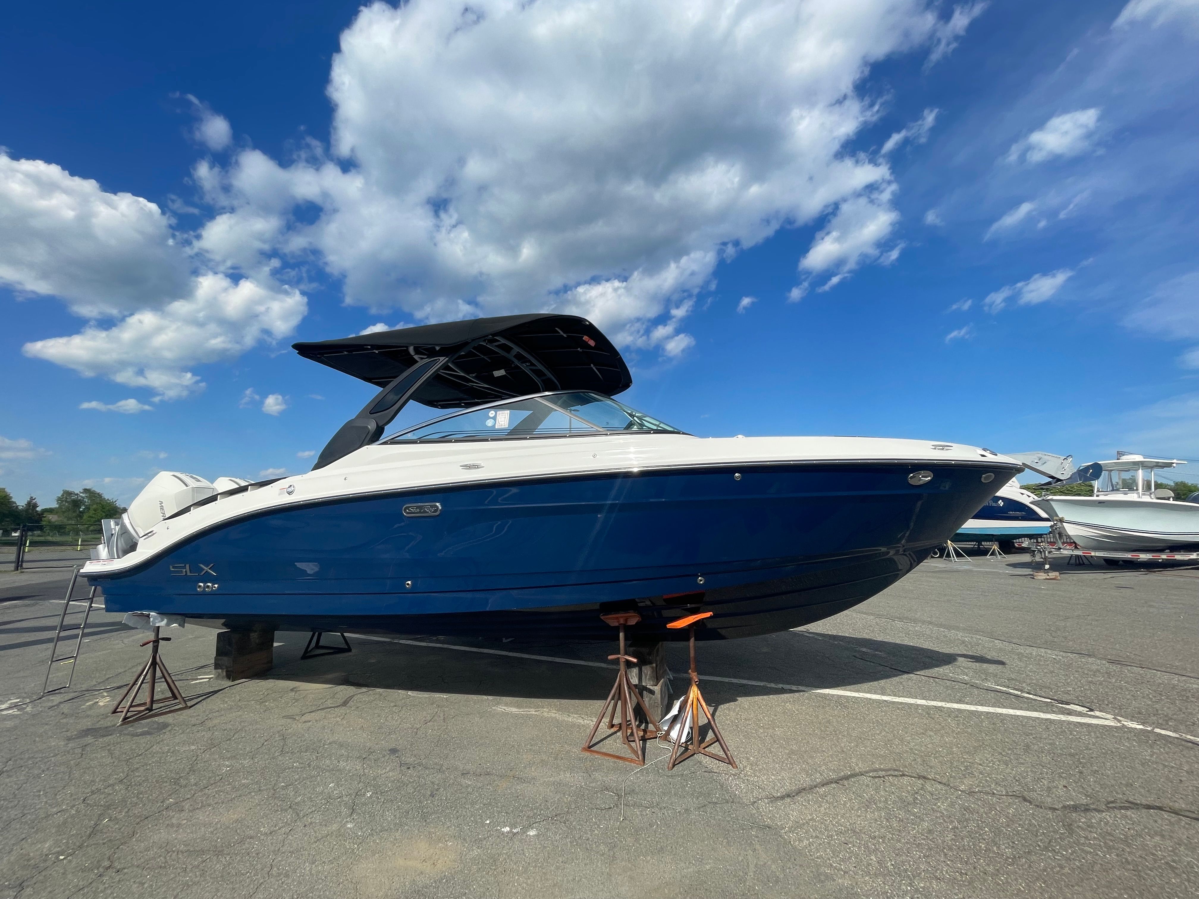 2026 Sea Ray SLX 280 Outboard