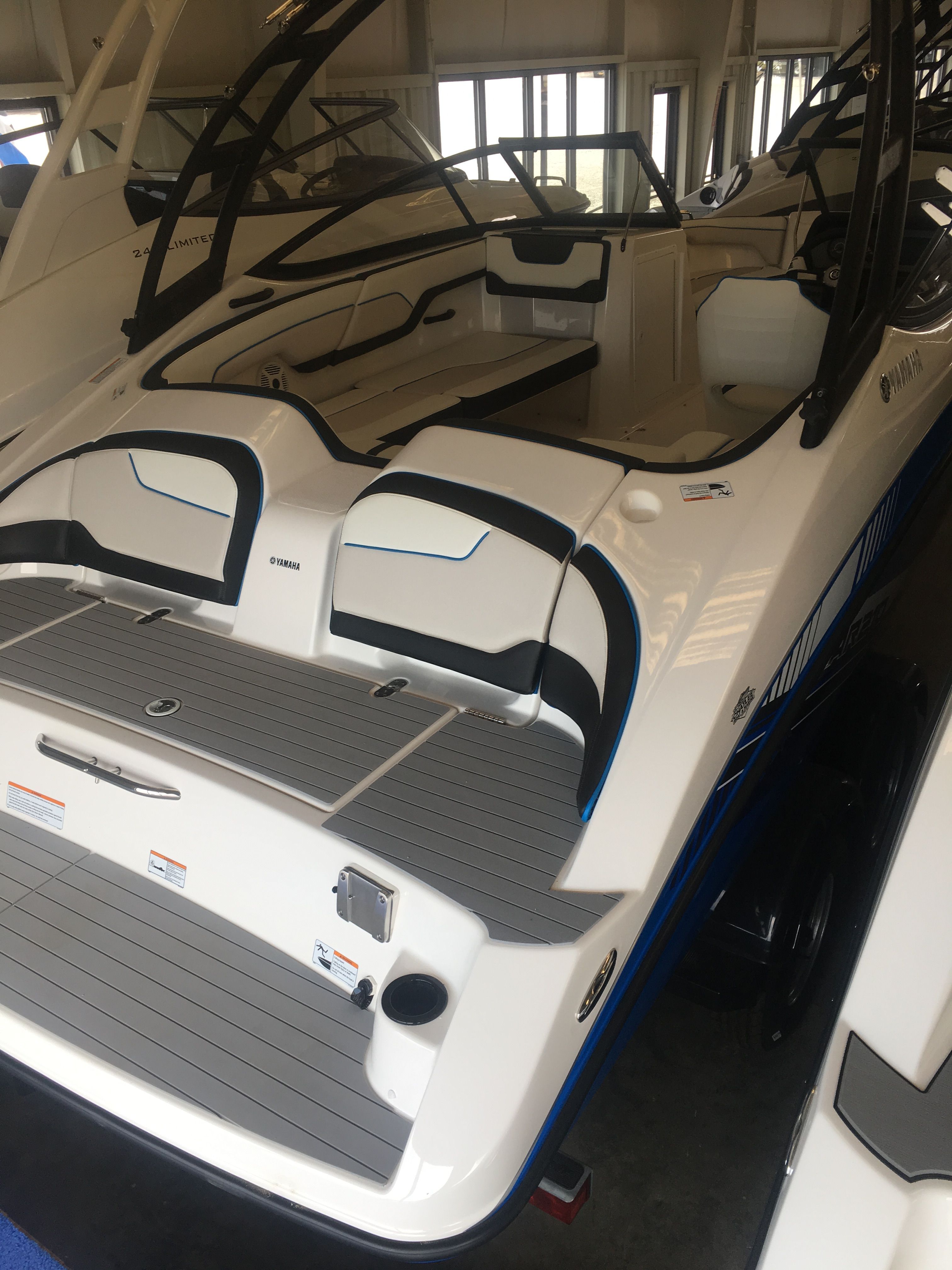 2019 Yamaha Boats AR210