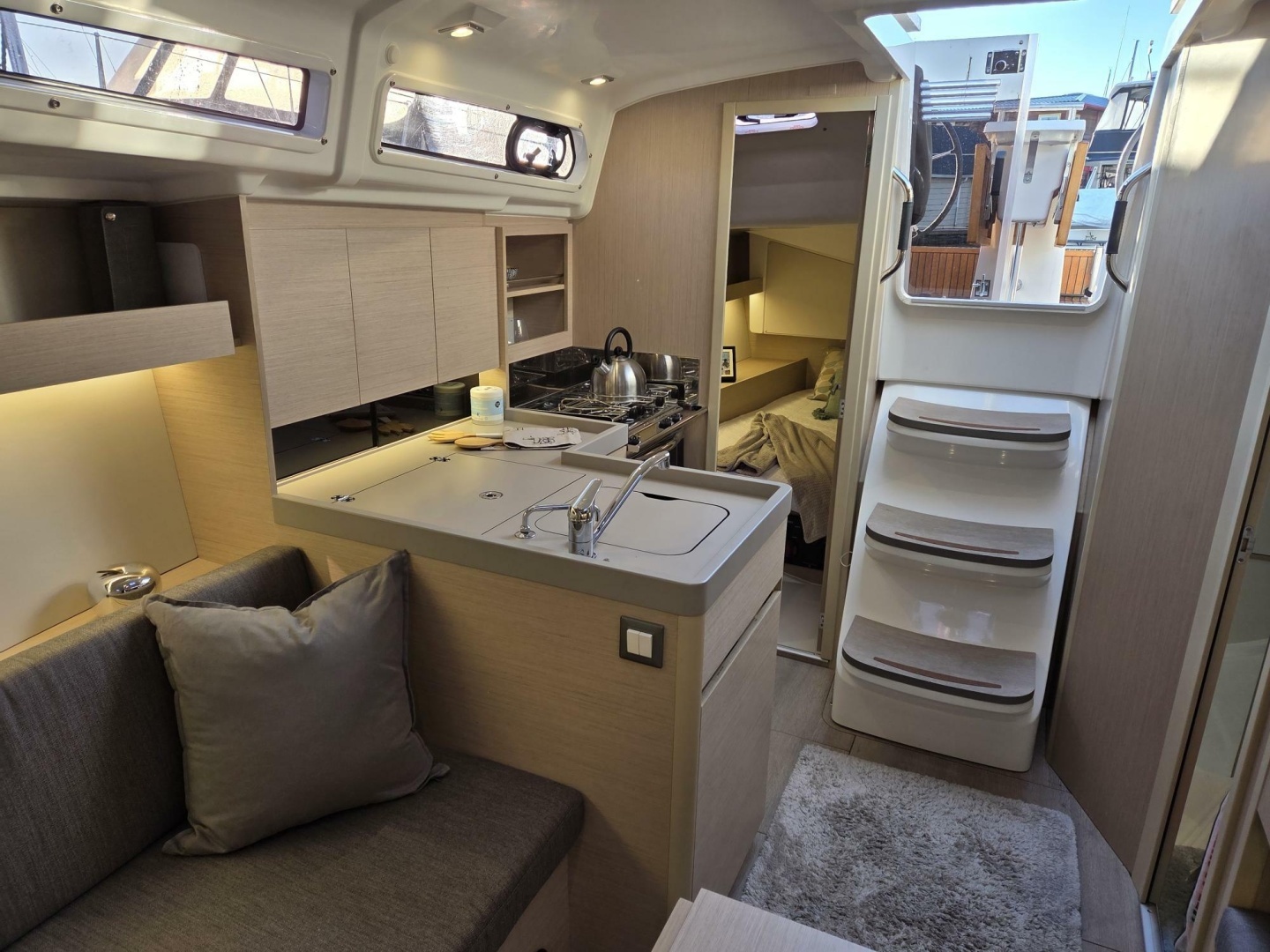 2023 Beneteau Oceanis 34.1 - Image 3