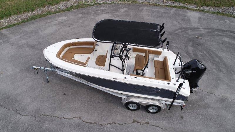 2025 Robalo R202 Explorer - 2