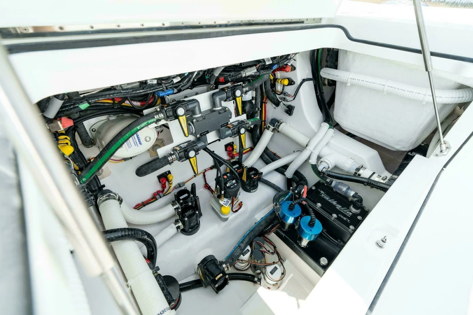2025 Valhalla Boatworks V-29 Hybrid - Image 17