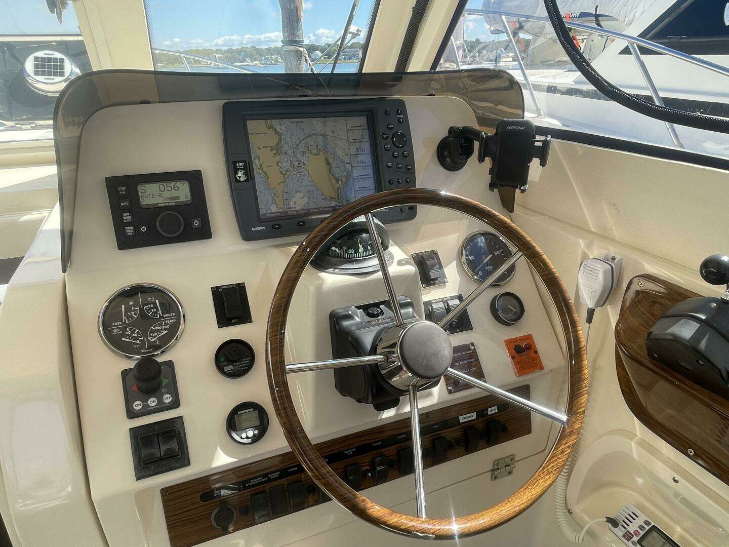 2005 Mainship 30 Pilot II - Image 11