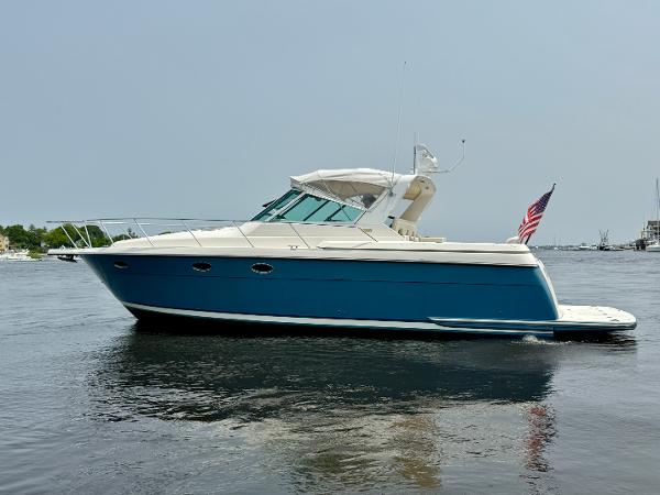 1996 Tiara Yachts 3500 Express on calm water.