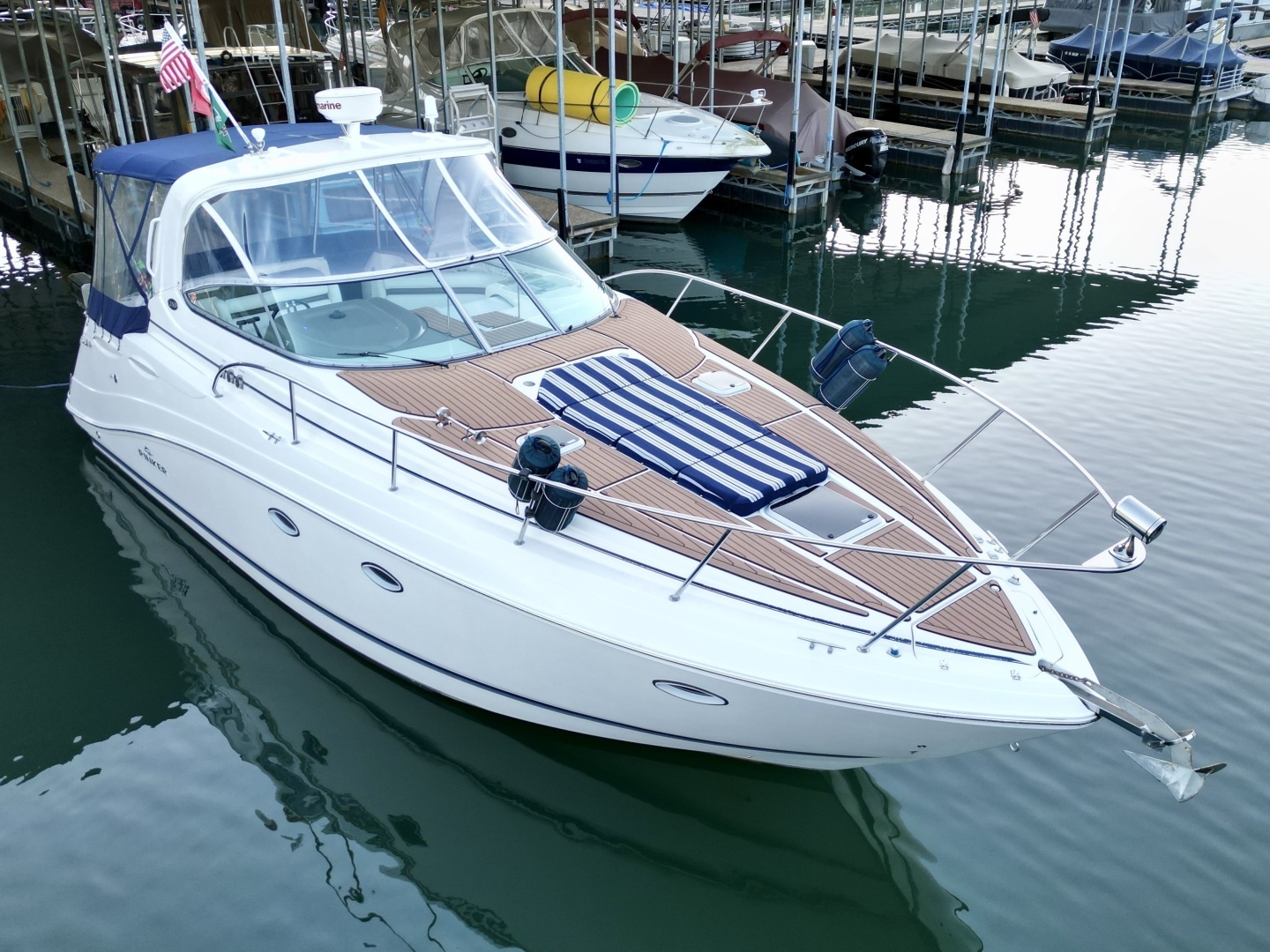 2007 Rinker 350 Express Cruiser - Image 4