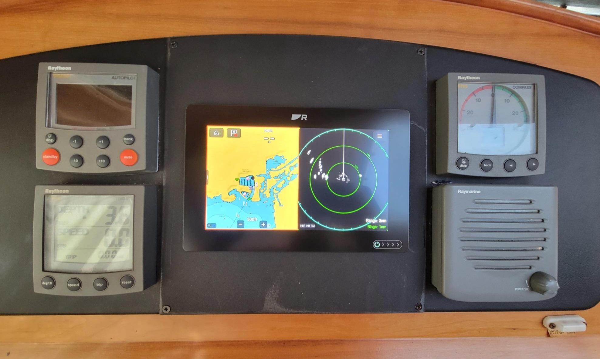 Lower Helm NEW Raymarine Electronics