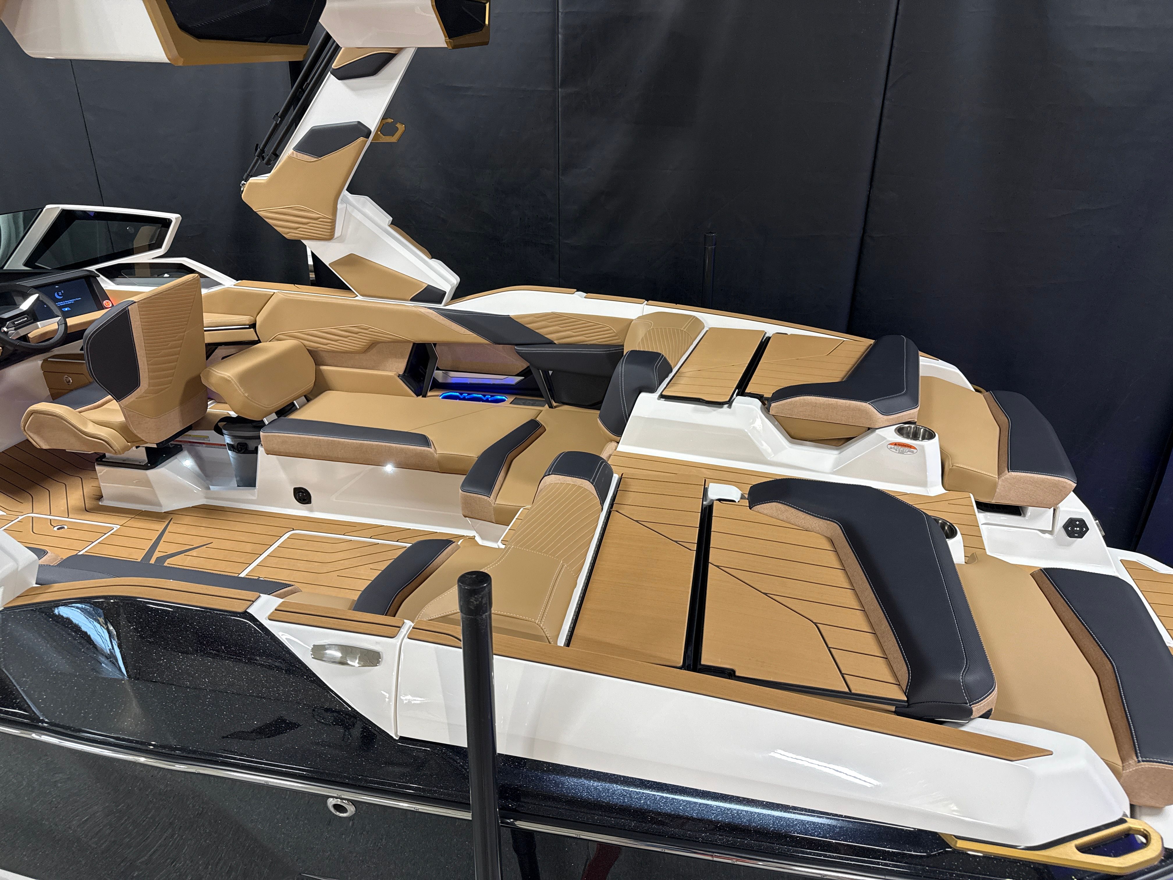 2026 MasterCraft X24 - 8