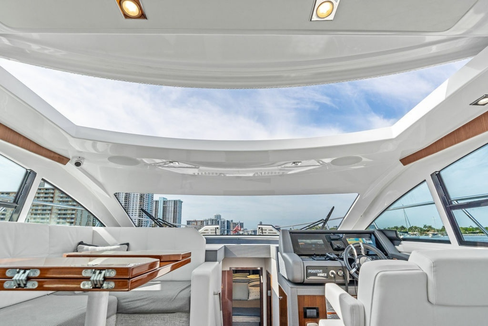 2022 Cruisers Yachts 46 CANTIUS - Image 24