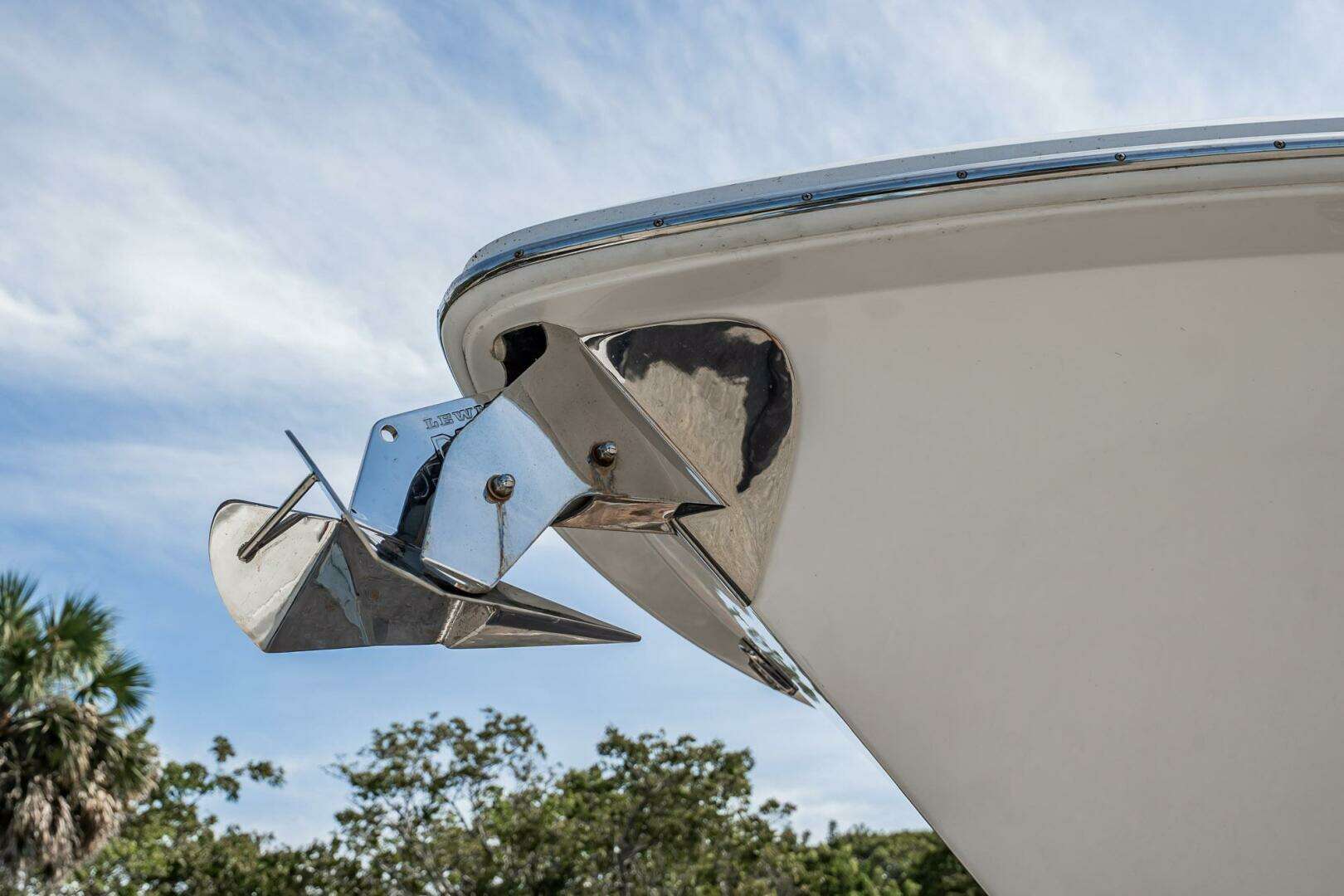 2021 Everglades 335 Center Console - Image 7
