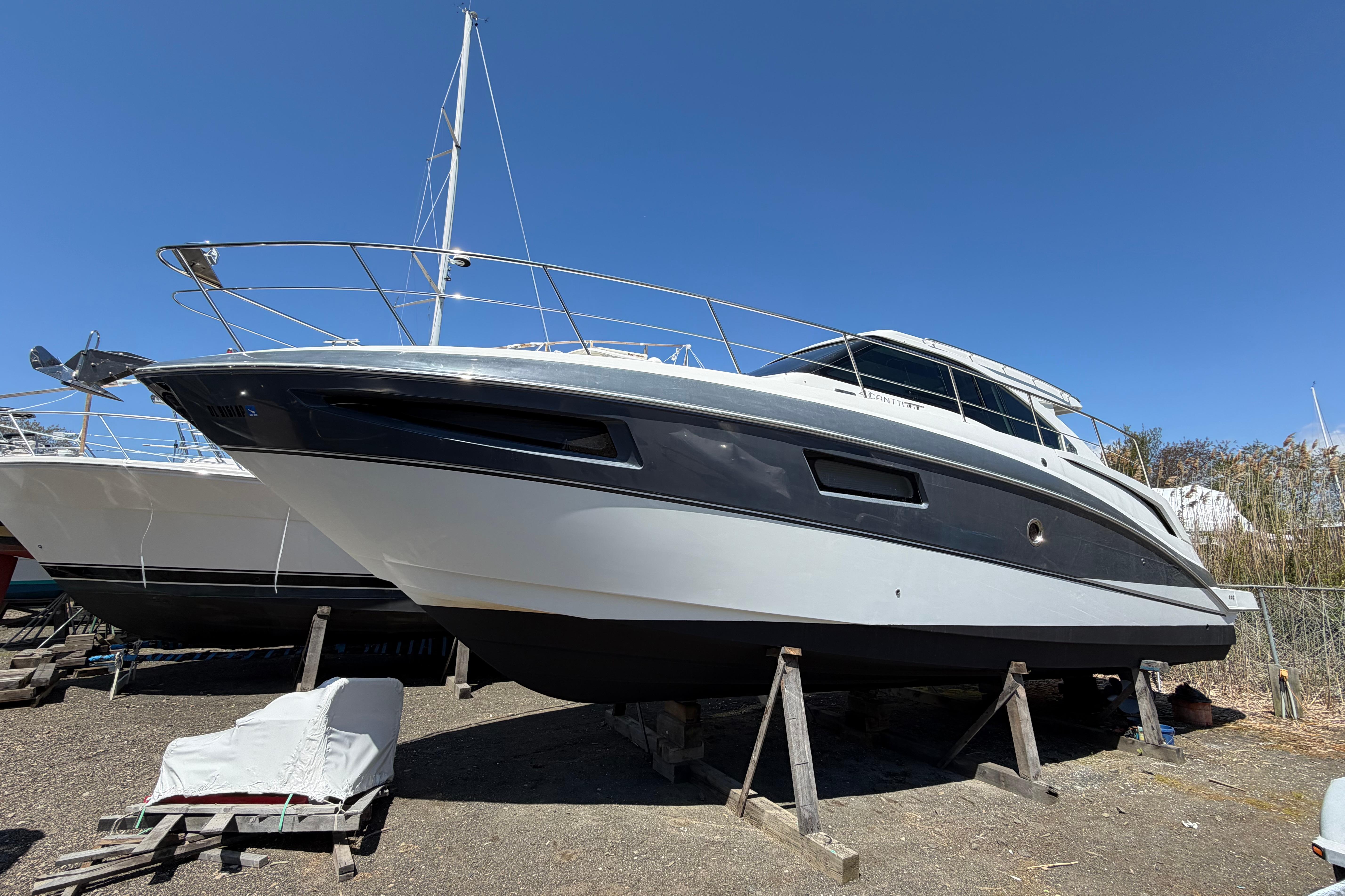2016 Cruisers Yachts 41 Cantius