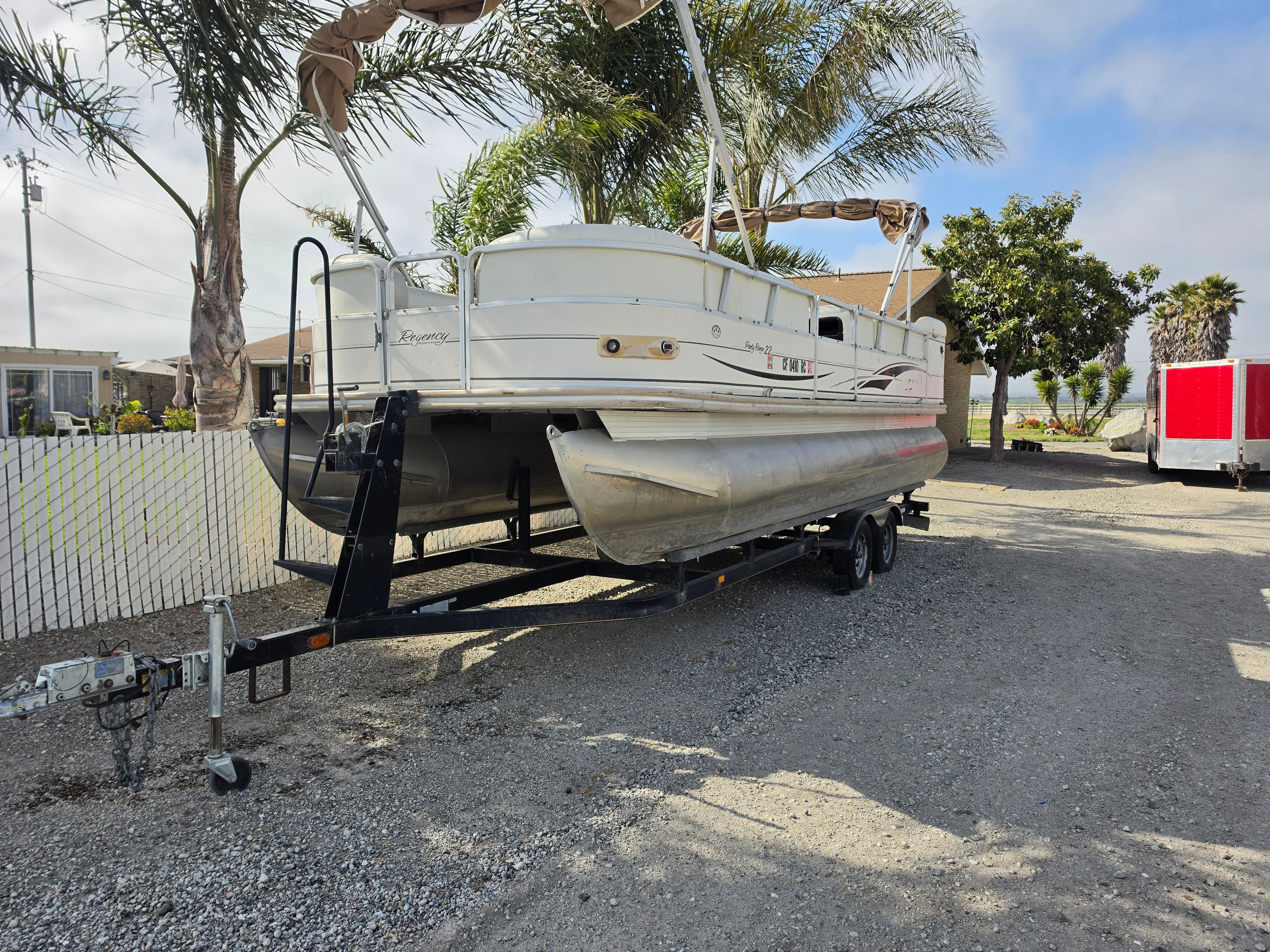 2004 Sun Tracker Party Barge 22 Regency Edition