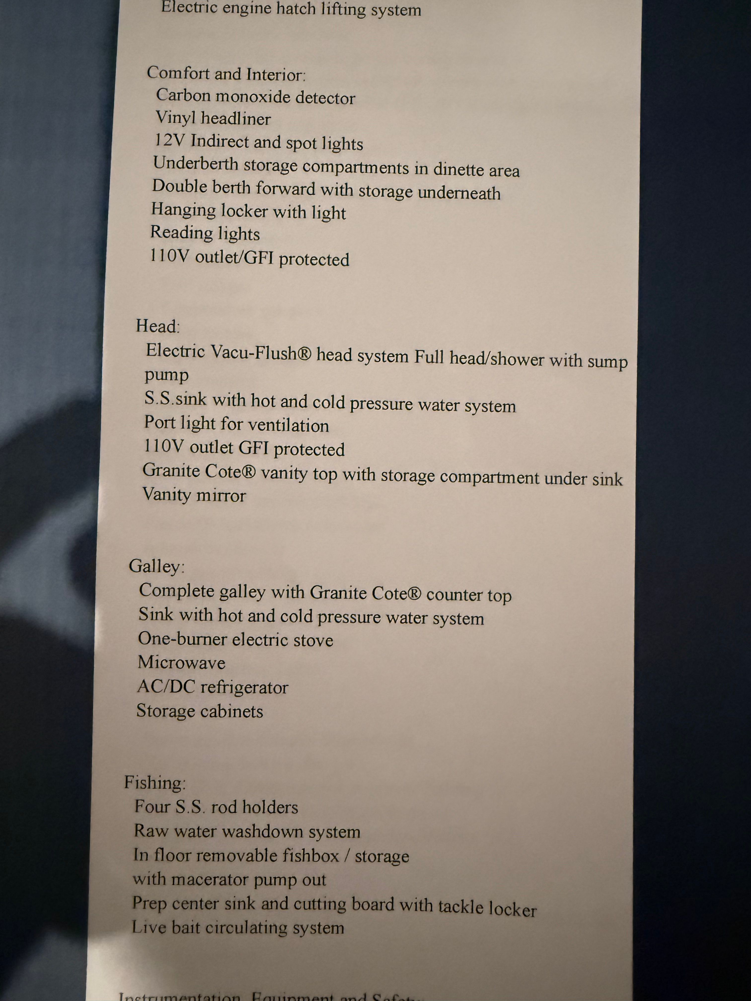 List of features and specifications for the 2002 Pursuit 3000 Express.