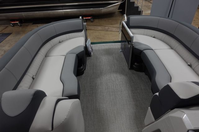 2025 Tahoe LTZ Versatile Rear Bench 23 FT - 5