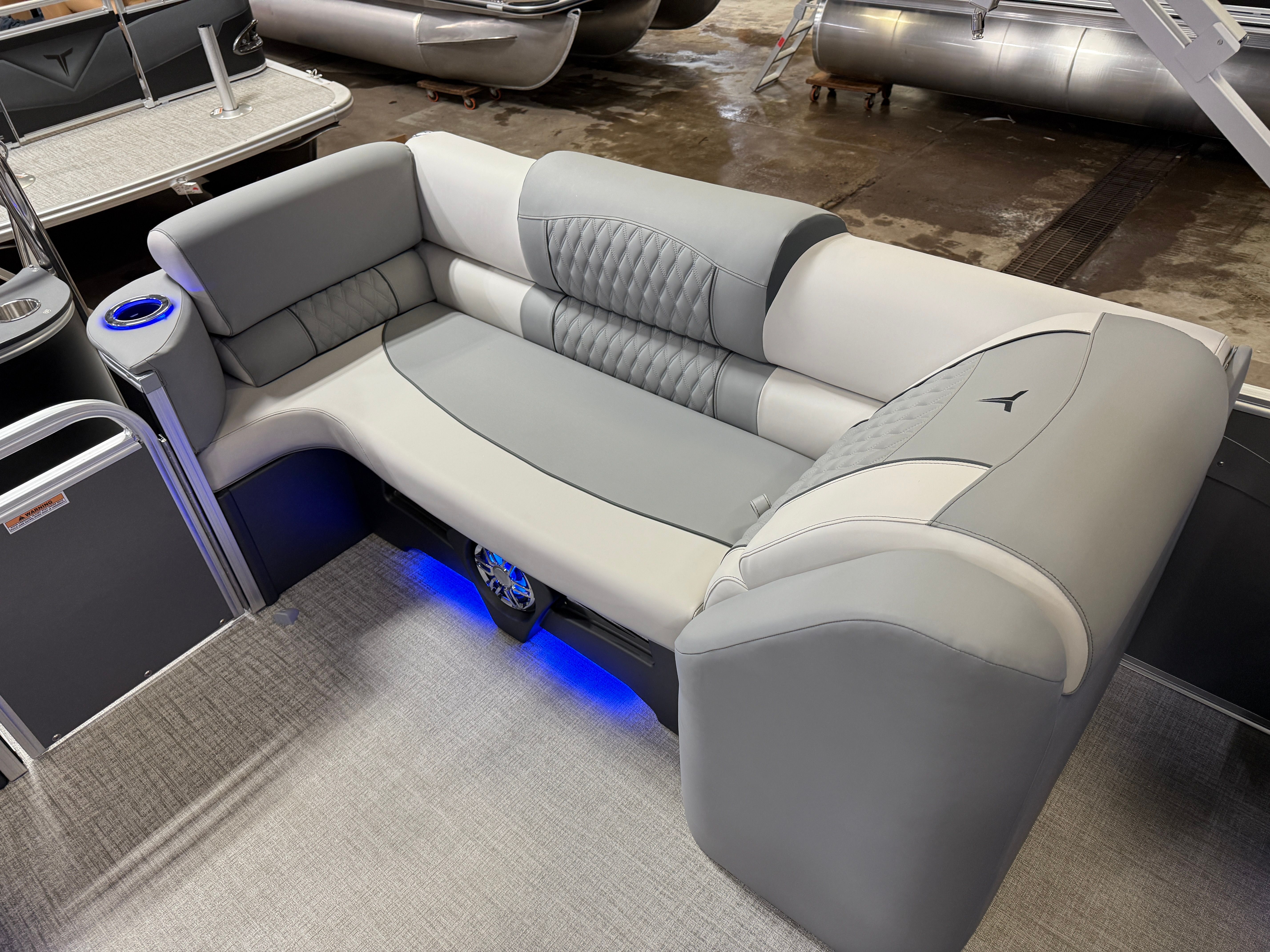 2025 Tahoe Cascade 200HP Quad Lounge 2385 Tritoon - 20