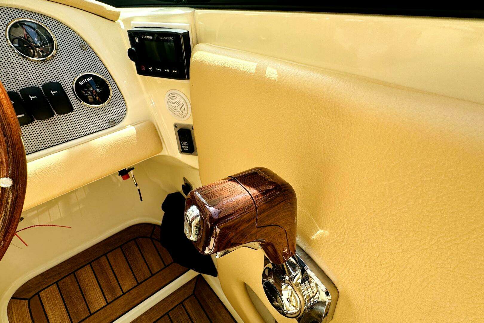 2013 Chris-Craft Corsair 22 - Image 6
