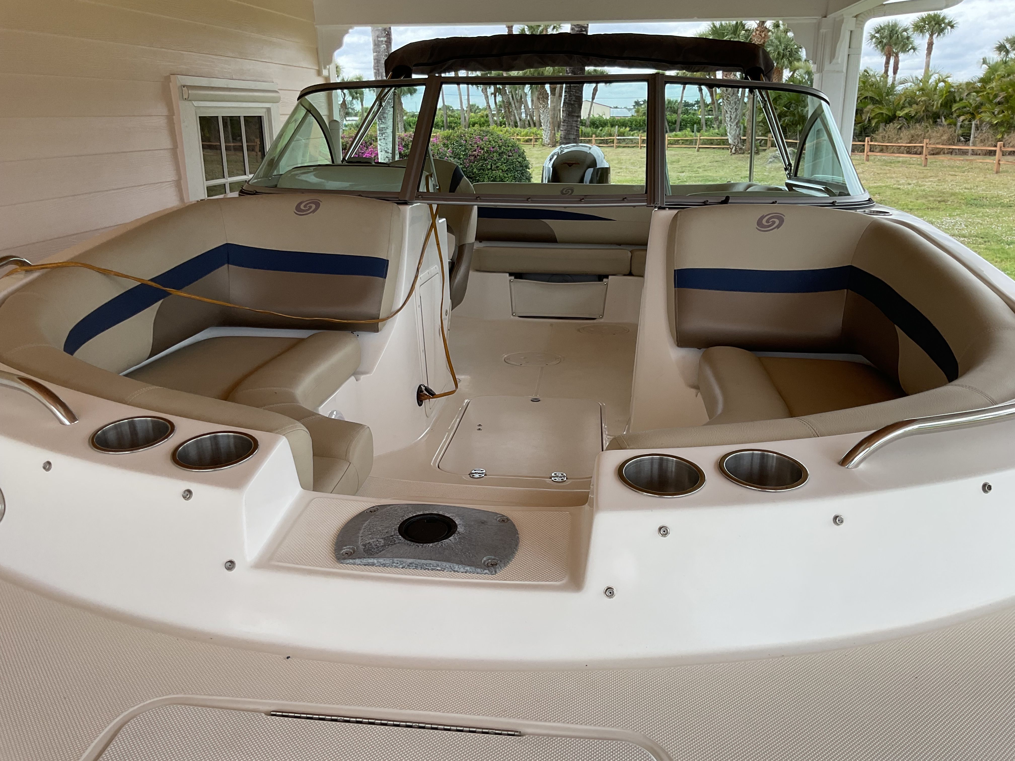 2018 Hurricane Sun Deck 187 - 11