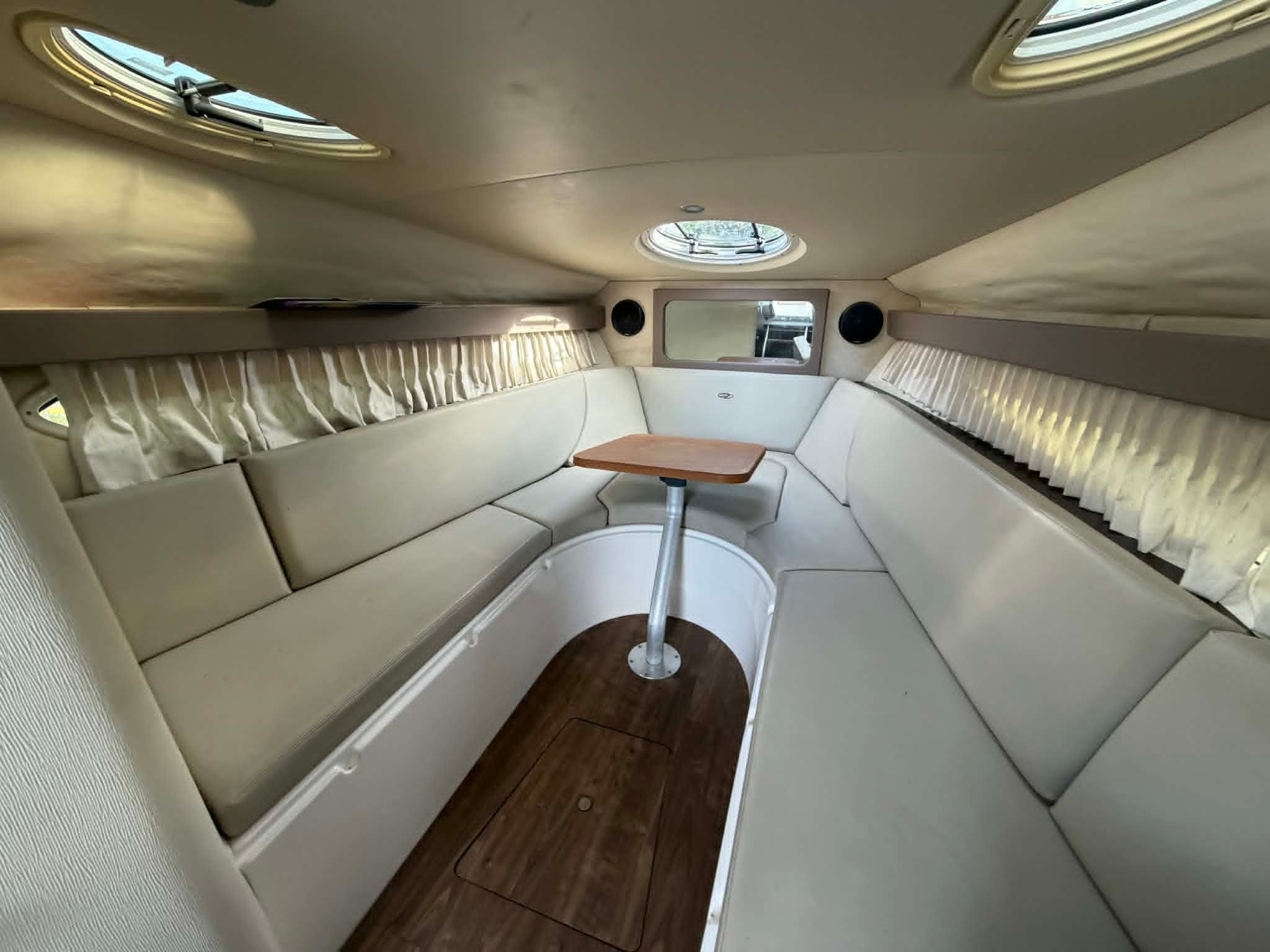 2016 Regal 28 Express - 16