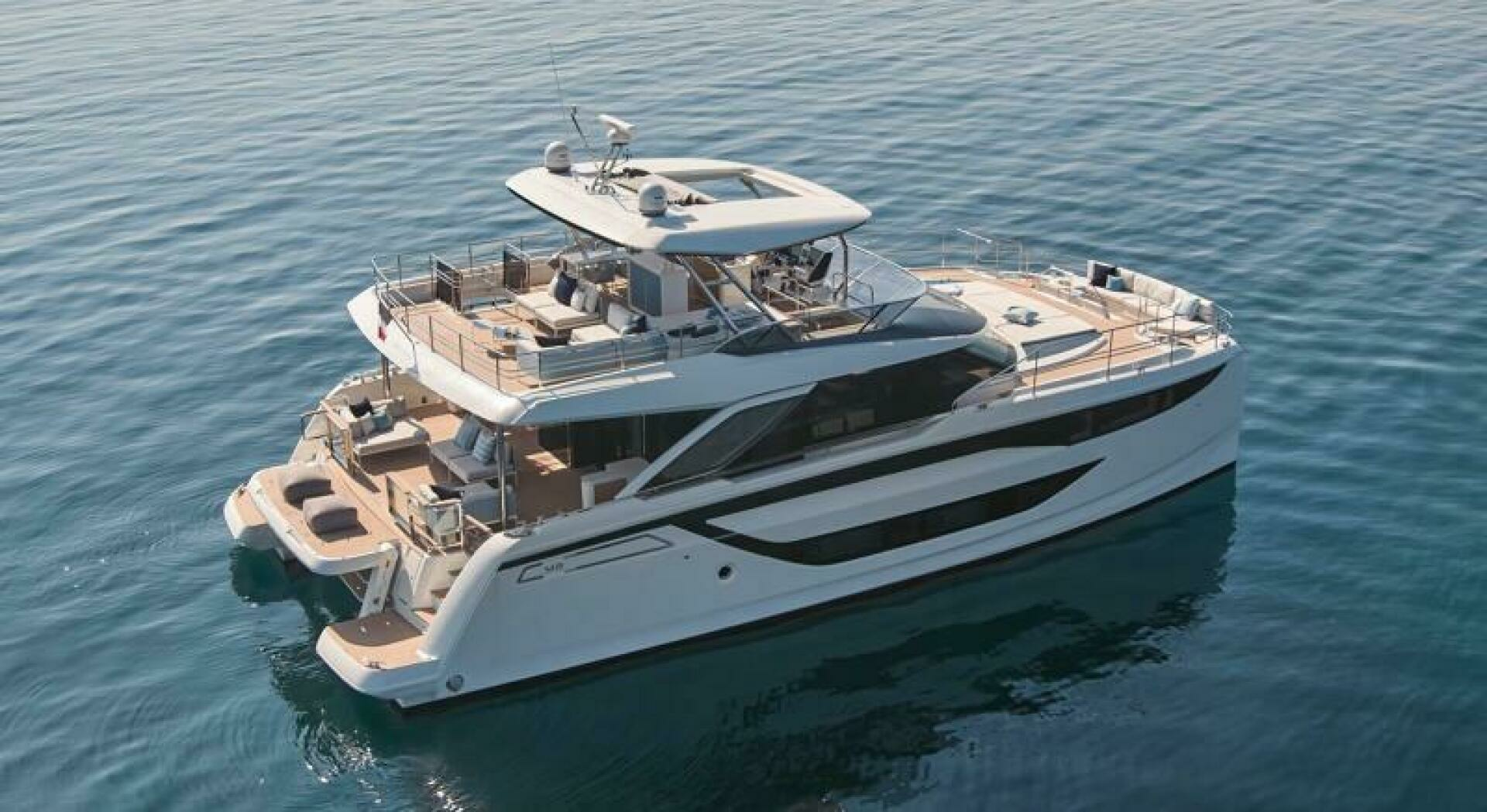 2027 Prestige M8 - Image 2
