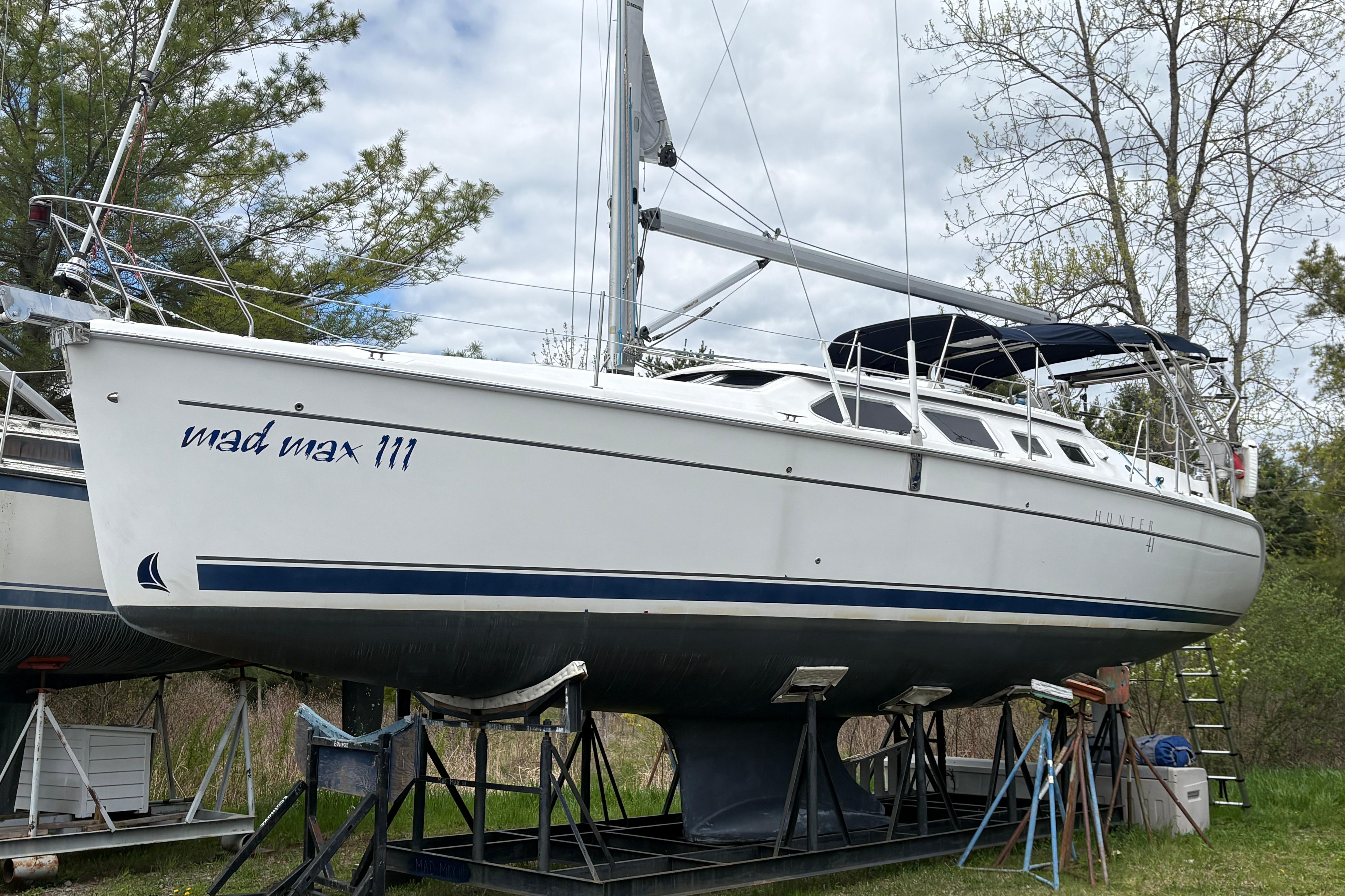 2009 Hunter 41 Deck Salon