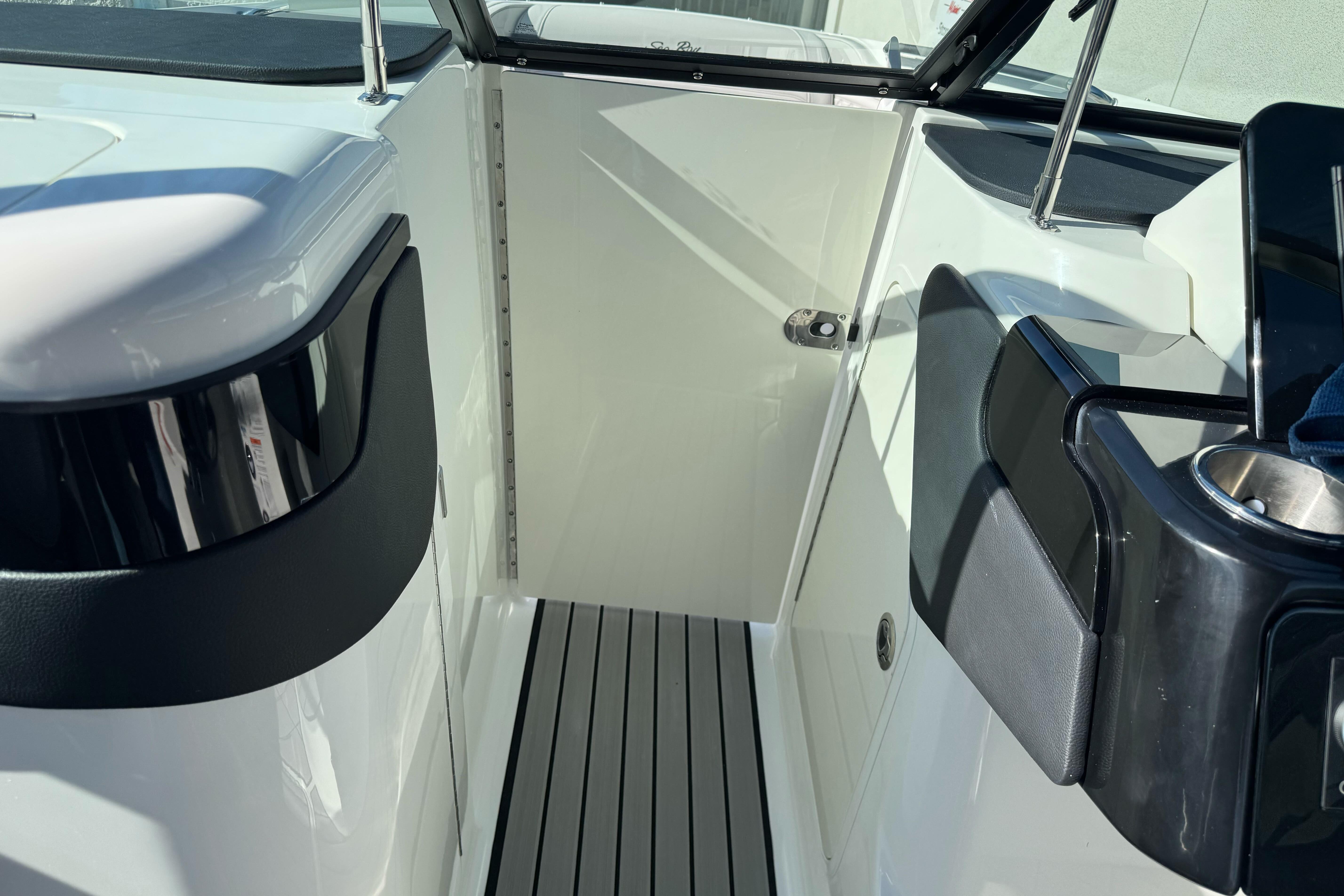 2026 Sea Ray SLX 260 boat interior with sleek design and modern features.