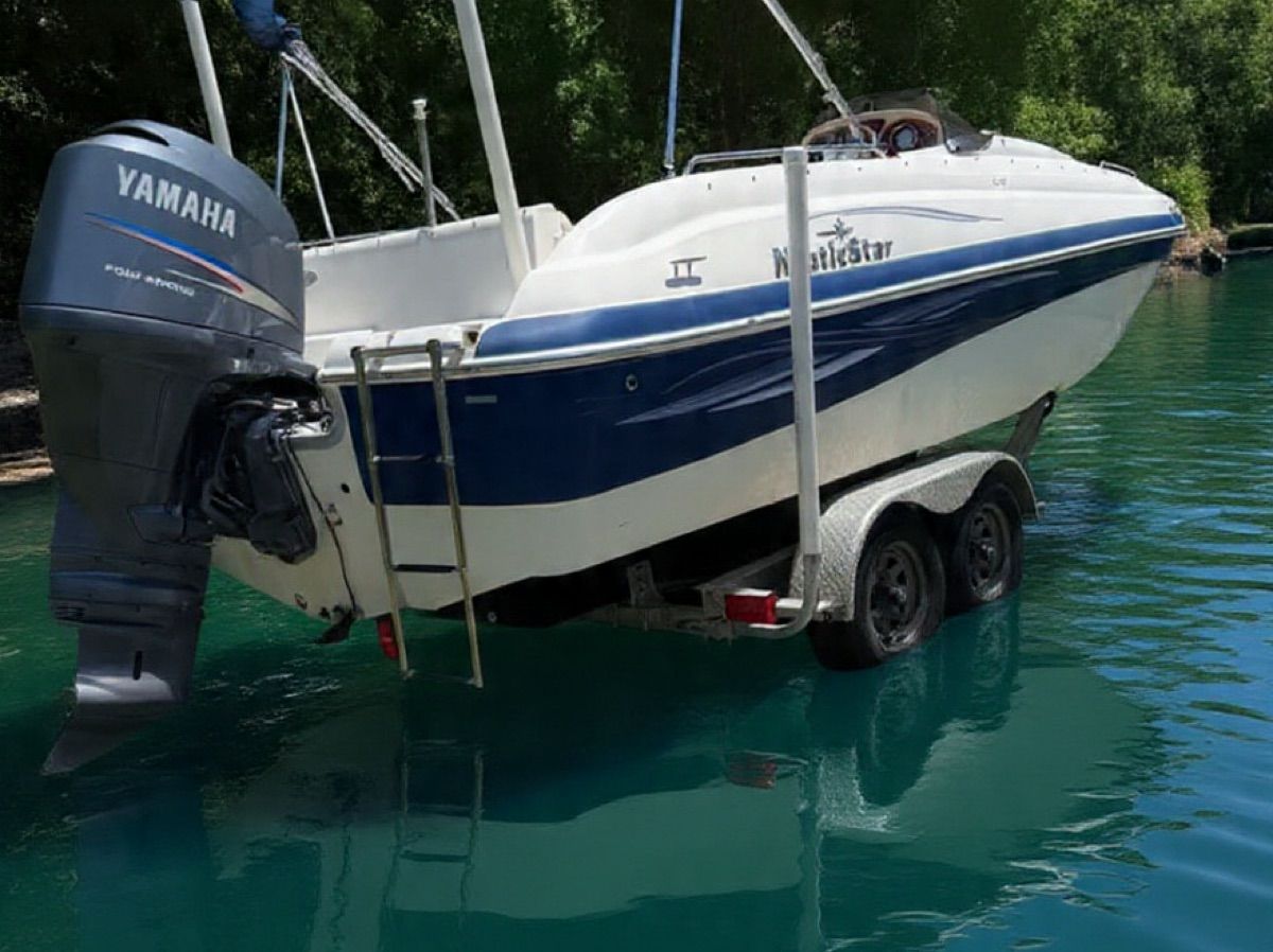 2009 NauticStar 210 Sport Deck (211 hours) - 11