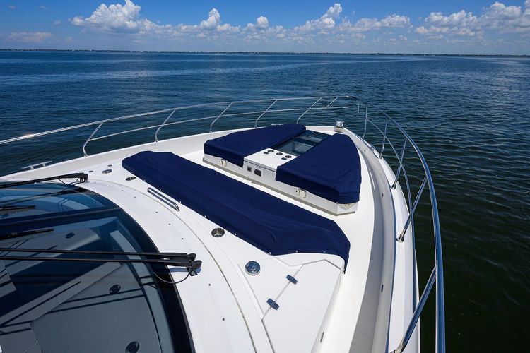 2018 Cruisers Yachts 60 Fly - Image 15