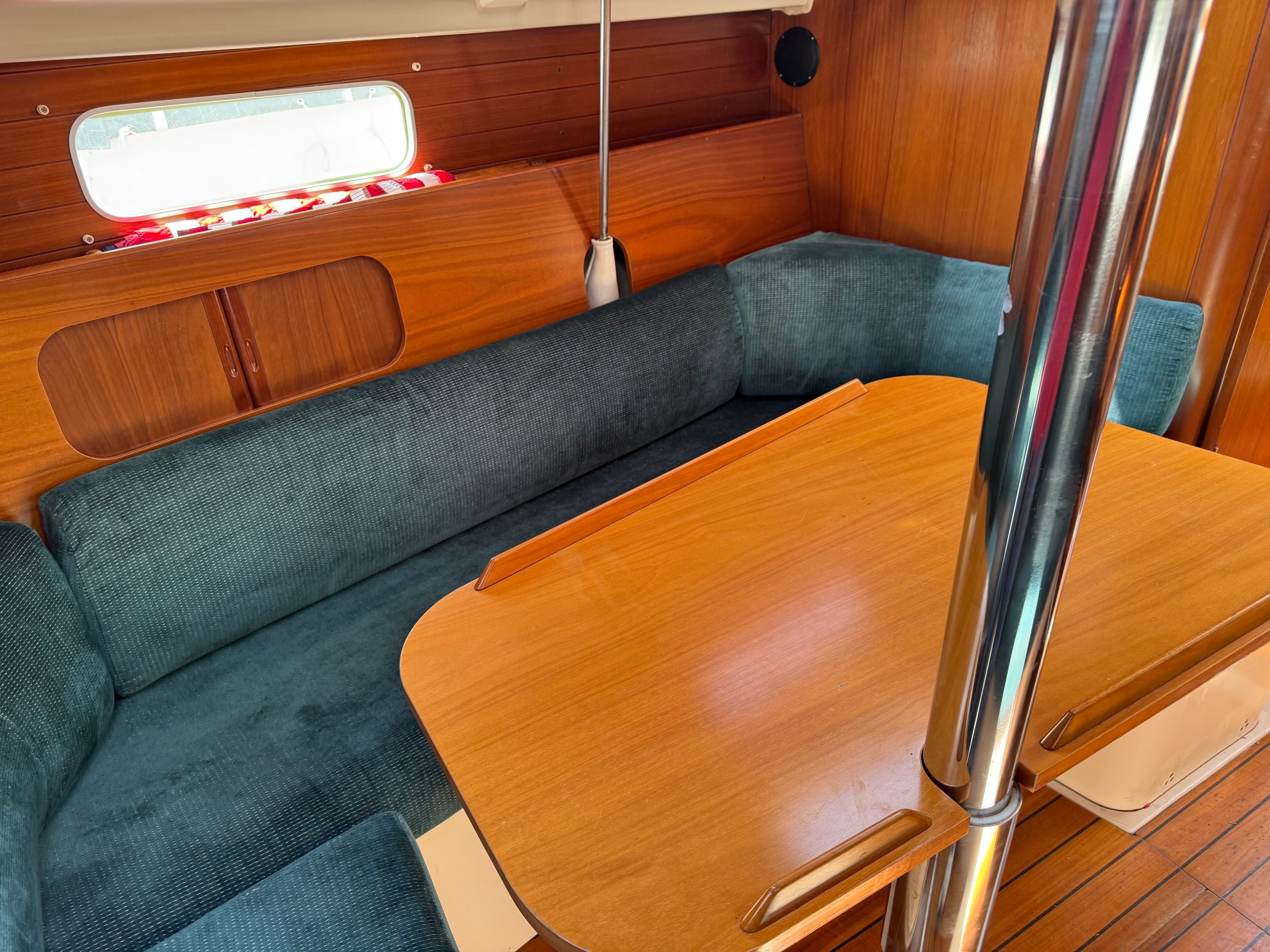 2000 Beneteau Oceanis 321 - 23