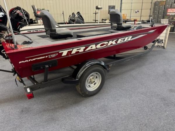 2025 Tracker Panfish 17