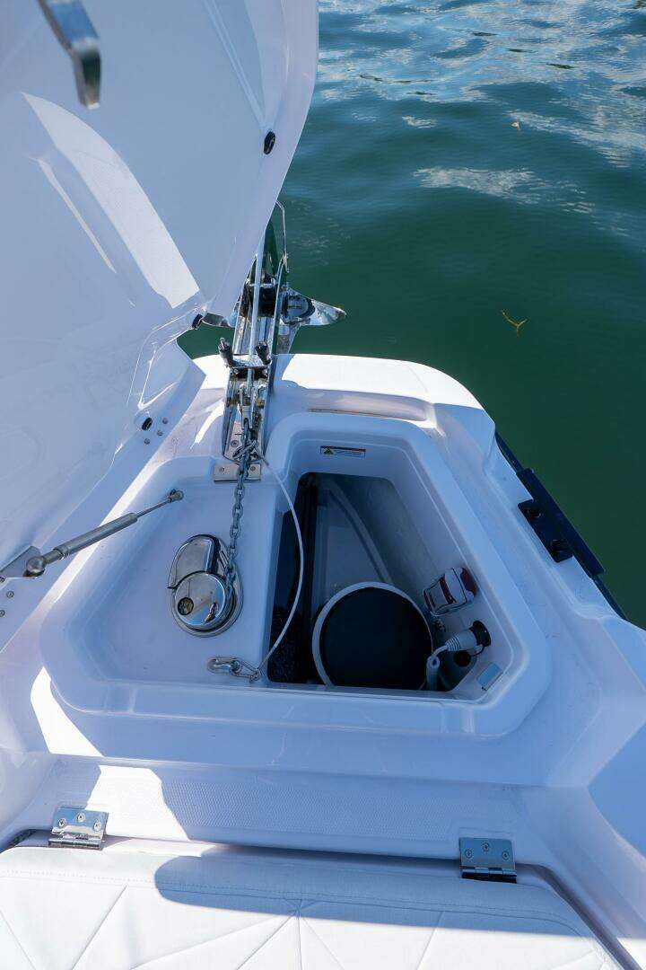 2025 Axopar CCX Center Console - Image 36