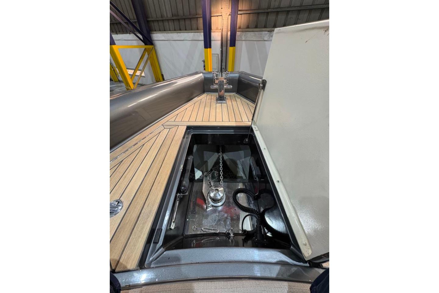 Novamarine Black Shiver 100, 2021 model, open hatch with anchor chain visible.